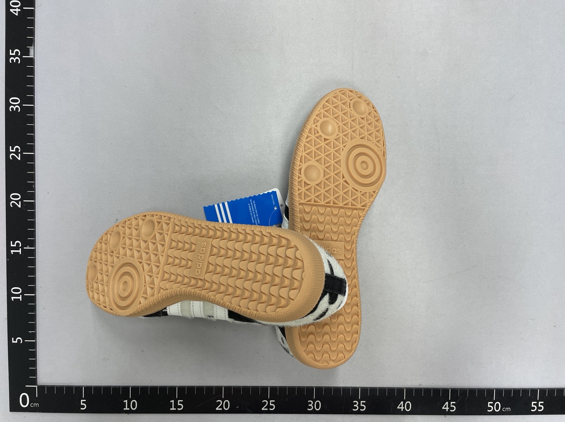 Versatile and fashionable classic sneakers 3