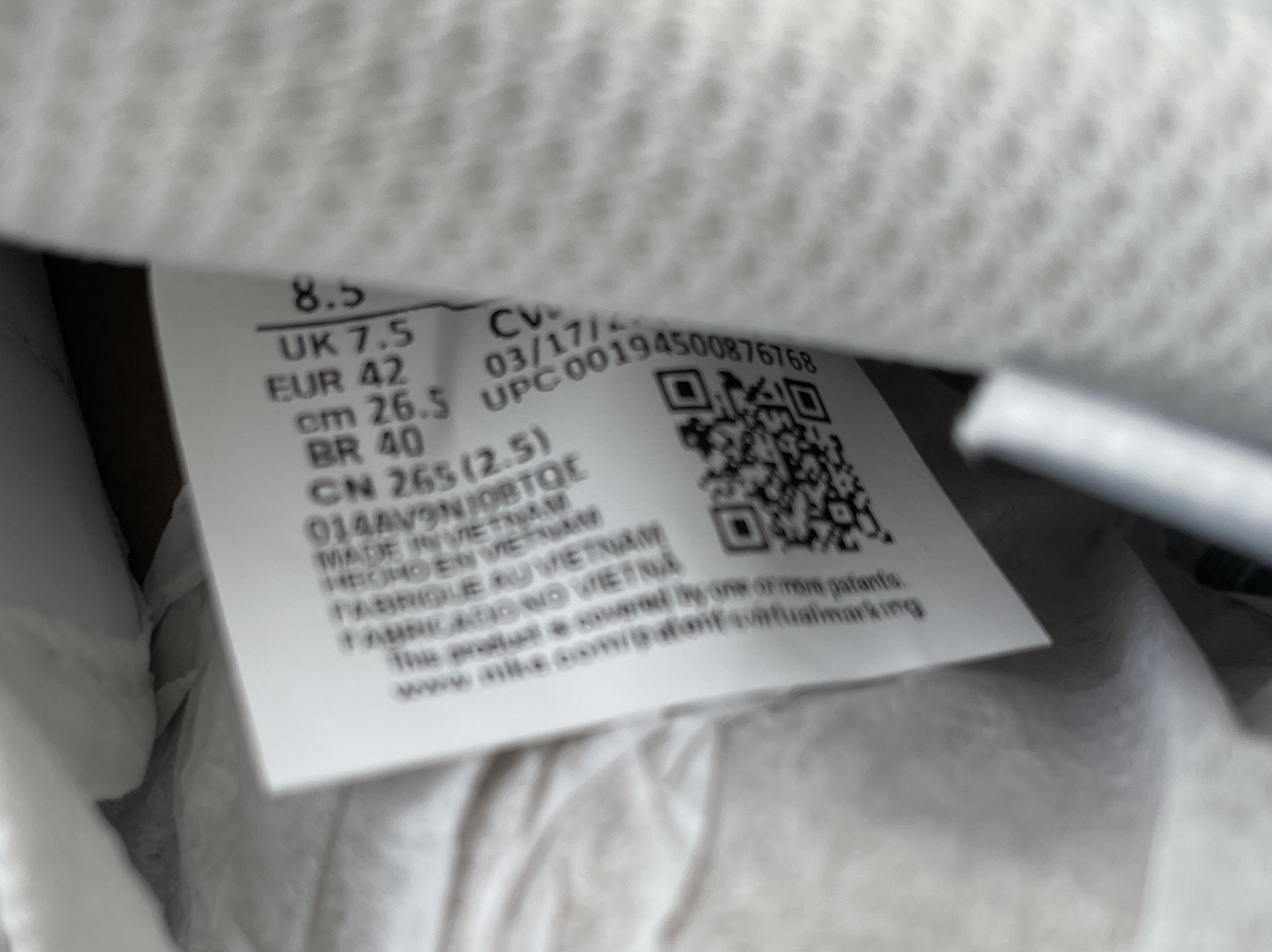 【limited stock – around a hundred pairs】authentic grade 1 air force 1 low top white sneakers. all white, thick leather upper, brand new in original box. factory liquidation. once they’re gone, they’re gone! may have minor imperfections that don’t affect wear. if you’re a perfectionist, please don’t purchase 8