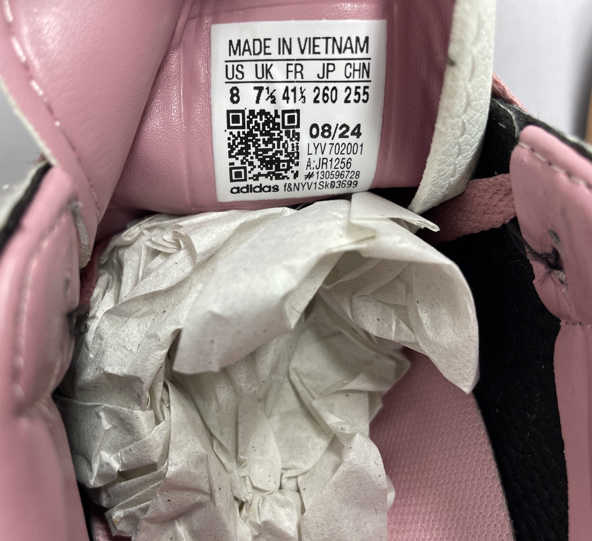Versatile and fashionable classic sneakers 2