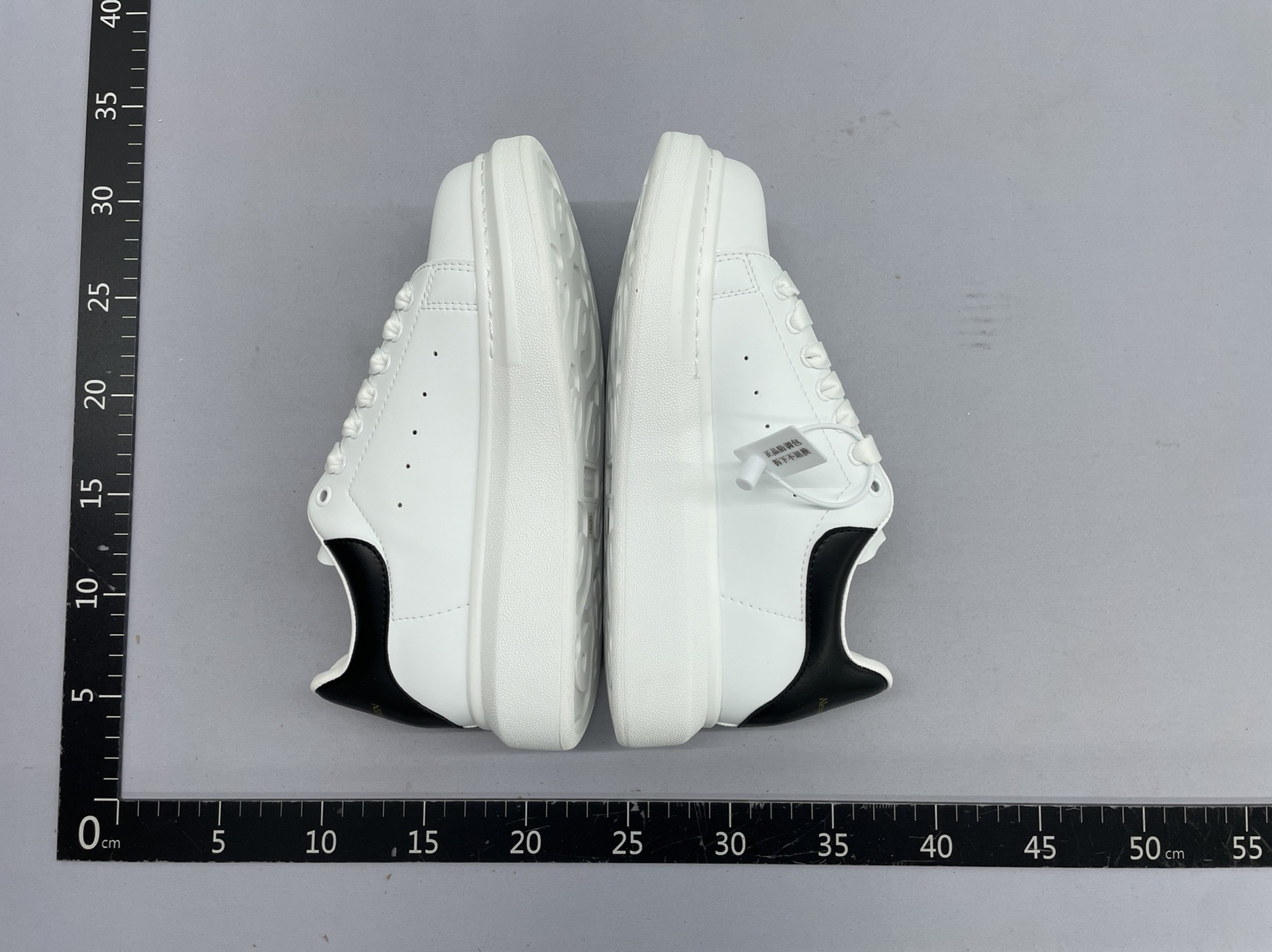 Classic and versatile white sneakers for men and women. couple’s style. made in italy (15% off) (nk) 5