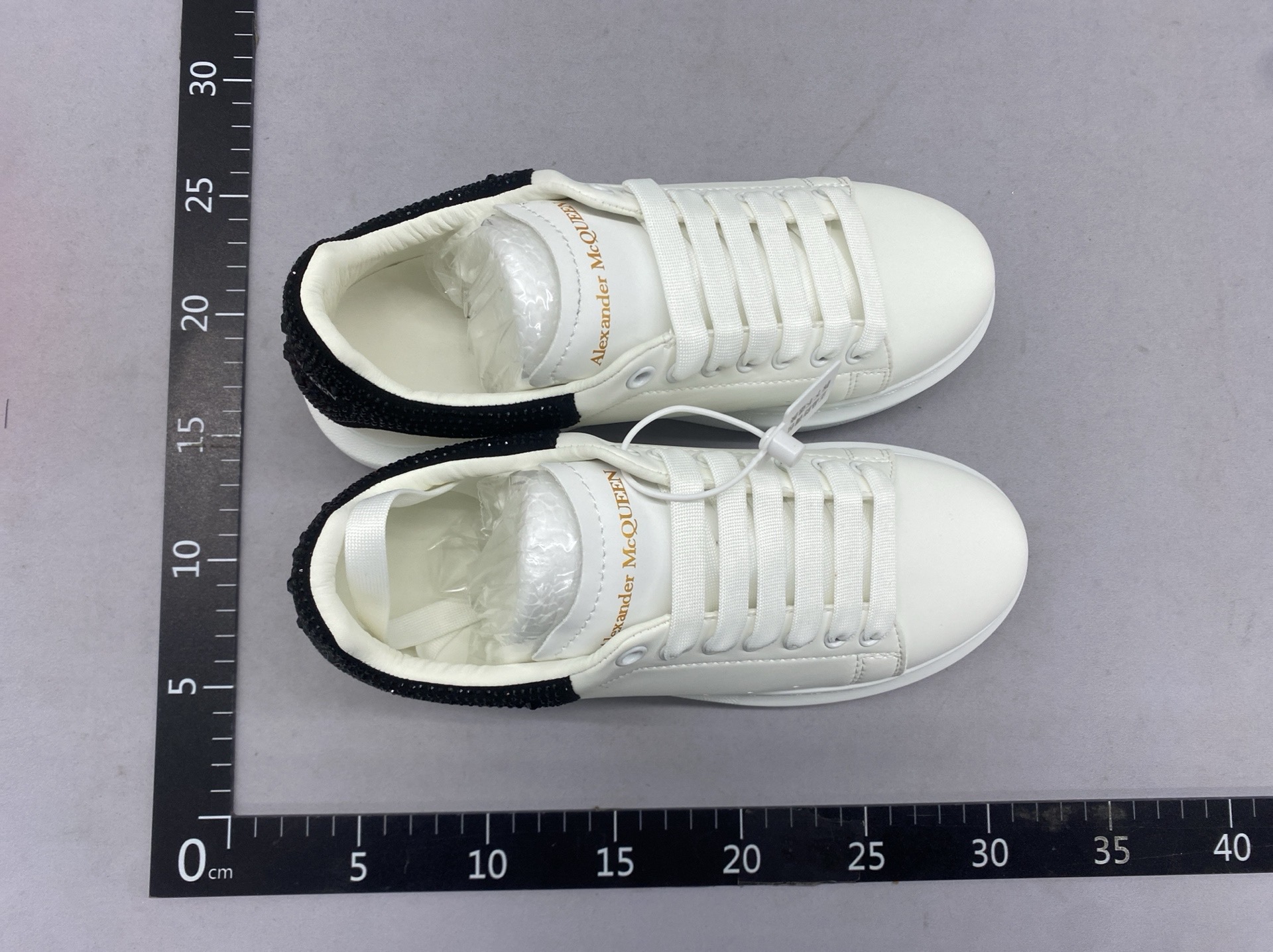 High-top mcqueen leather sneakers for men, height-increasing thick sole, versatile platform shoes for women, size 24 casual sports couple’s skate shoes 6