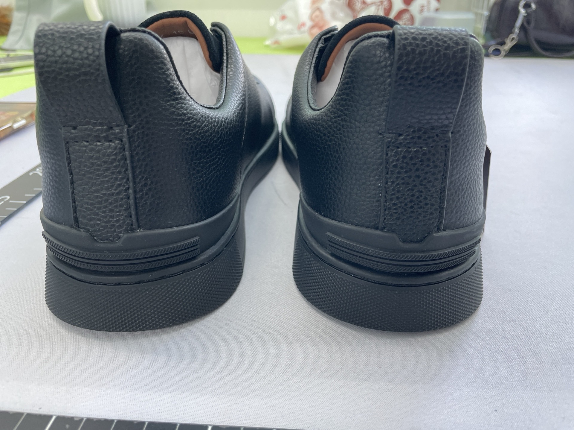 European autumn men’s genuine leather casual high-end sneakers, elastic white shoes, slip-on loafers, lazy shoes 6