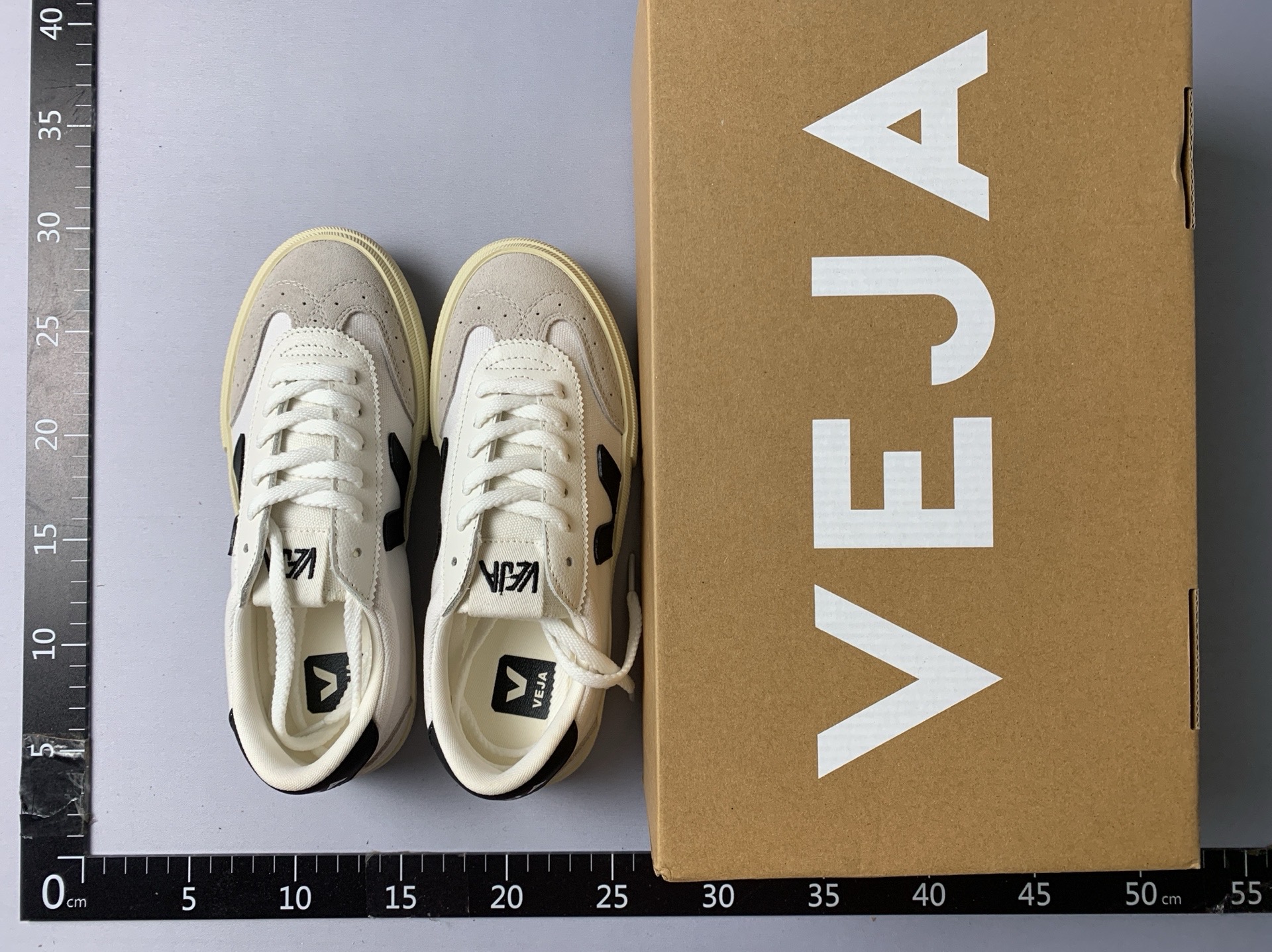Spring/summer white sneakers – women’s casual flat shoes, unisex retro skate shoes, german army trainers series 2