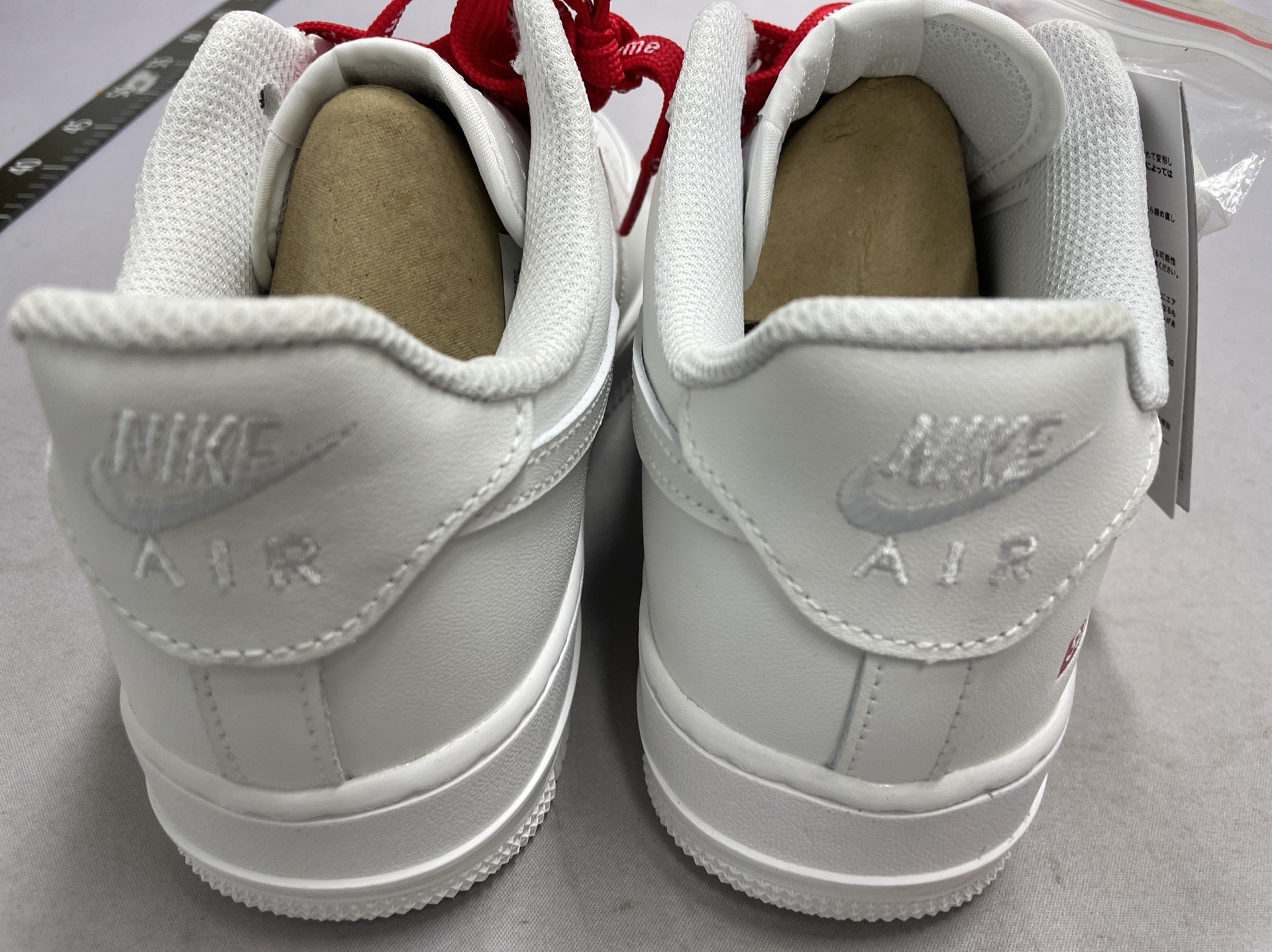 Low-top, versatile, and trendy sneakers – style a 3