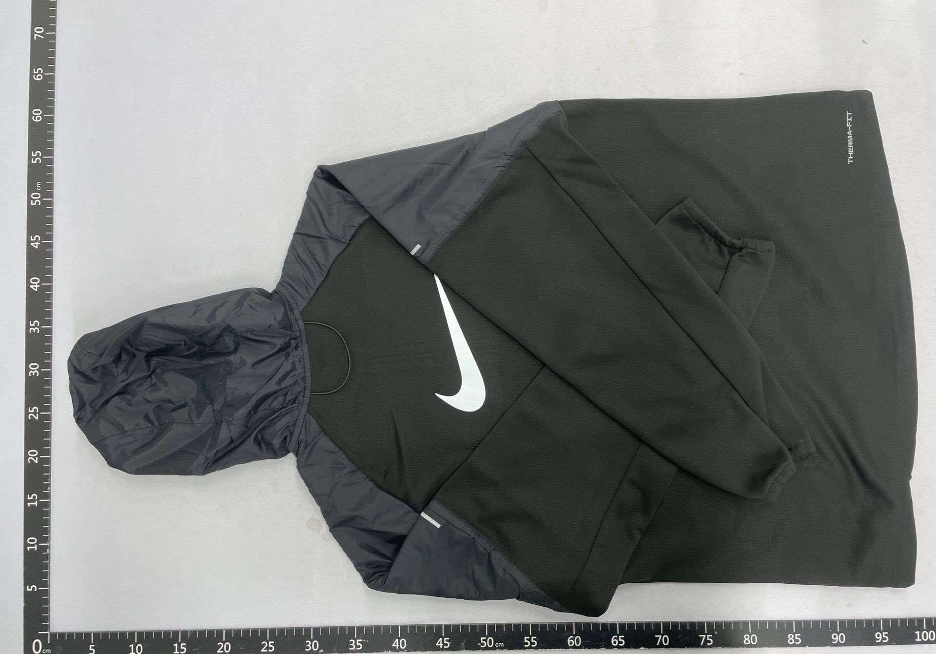 Left small groove and big hook black jacket 503077085 3