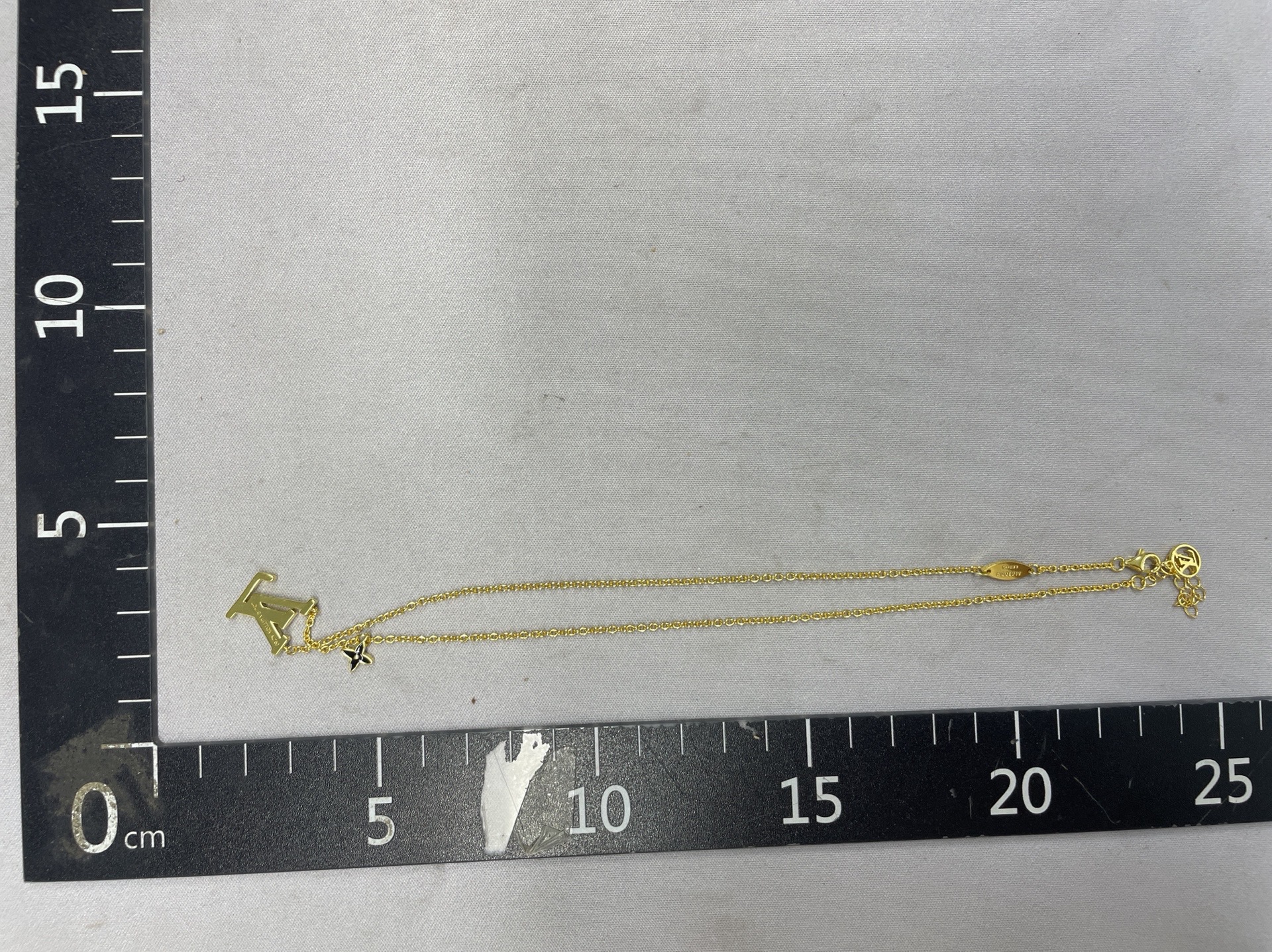 Donkey new arrival high version flower enamel letter v necklace suitfashioneasiest for matchins clavicle chain manufacturer batch 3
