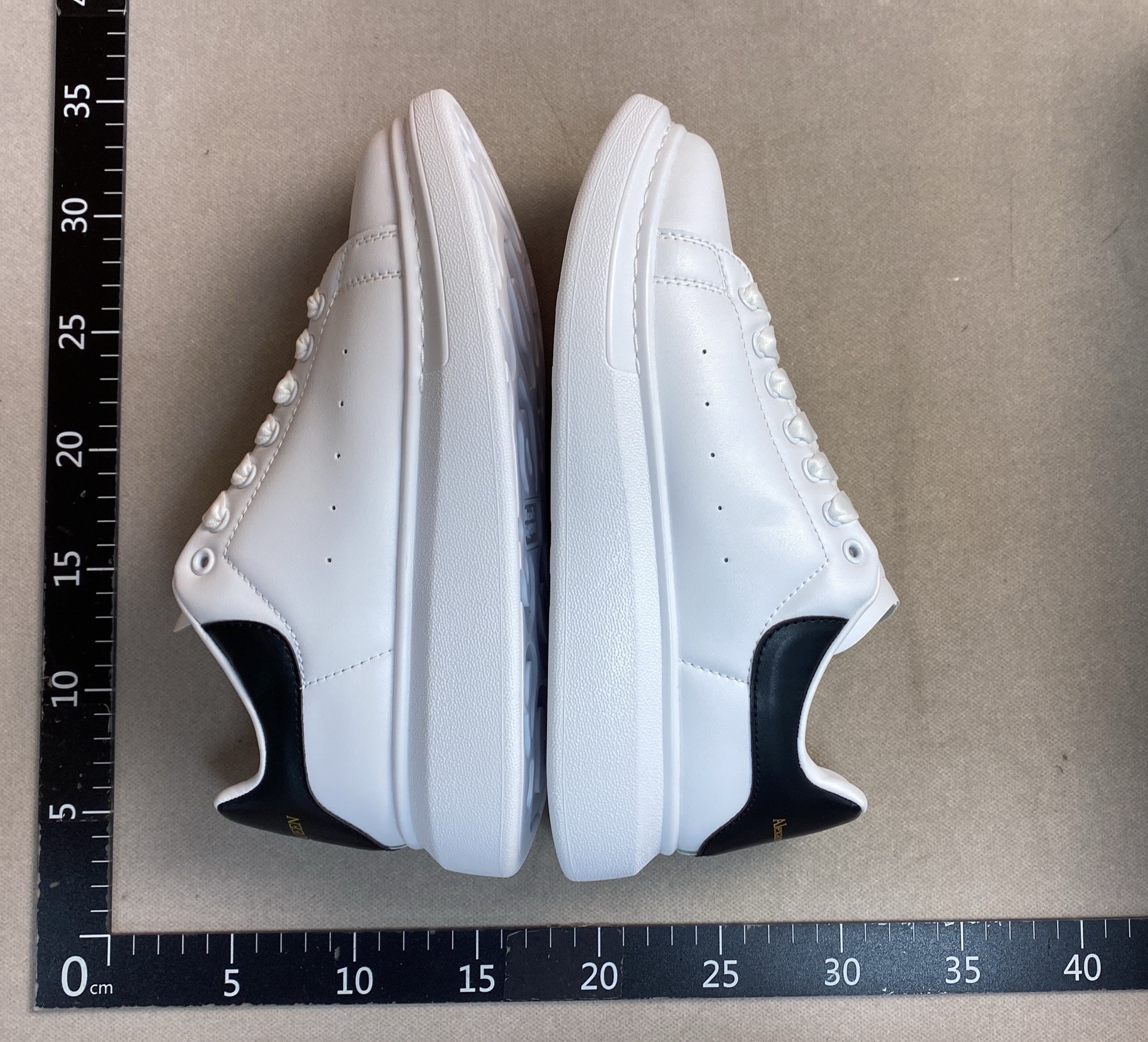Mc casual white shoes chf 3