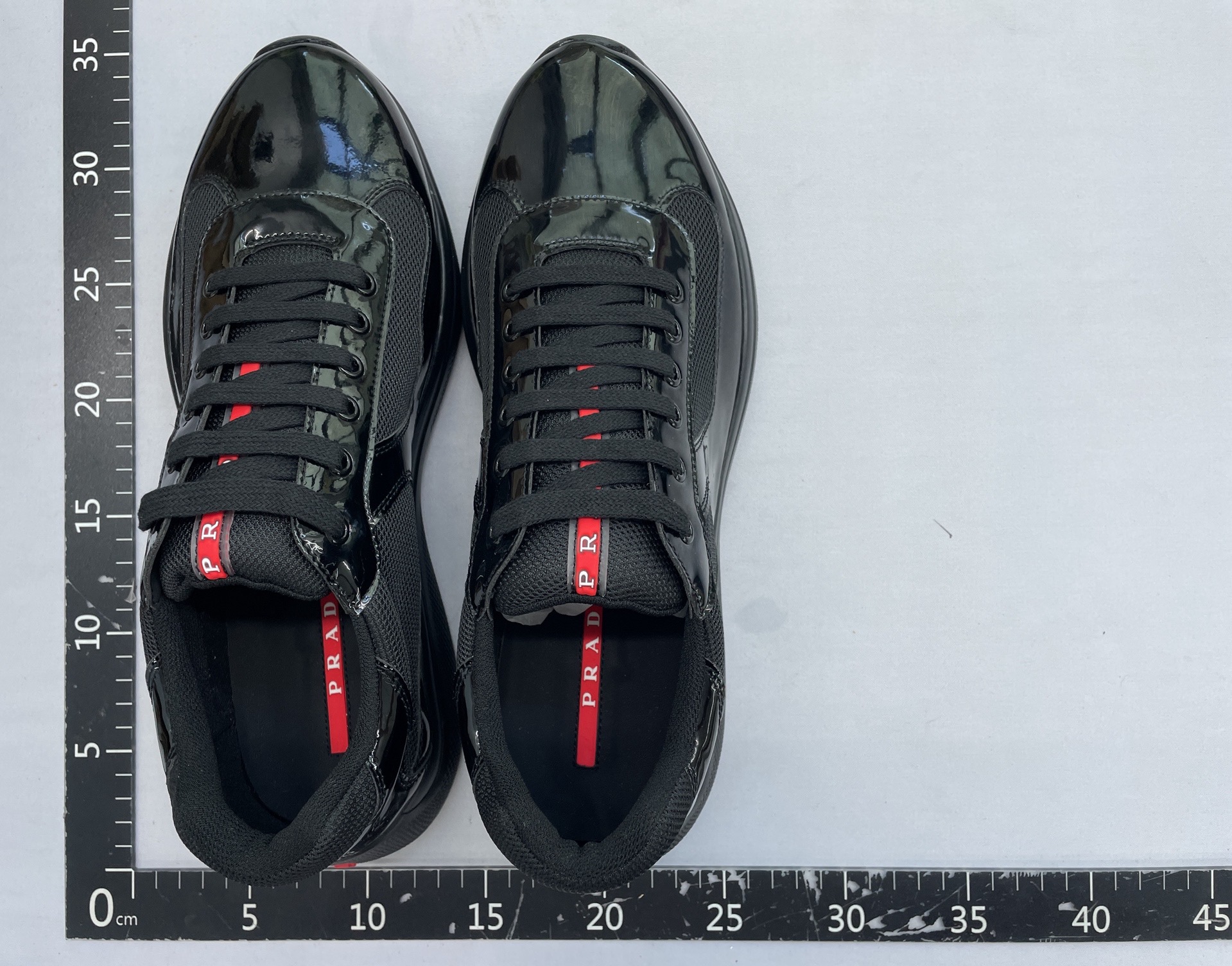 P’s in-stock black genuine leather men’s athletic casual shoes, new for 2025, high-end export fashion sneakers, plus size men’s shoes 7