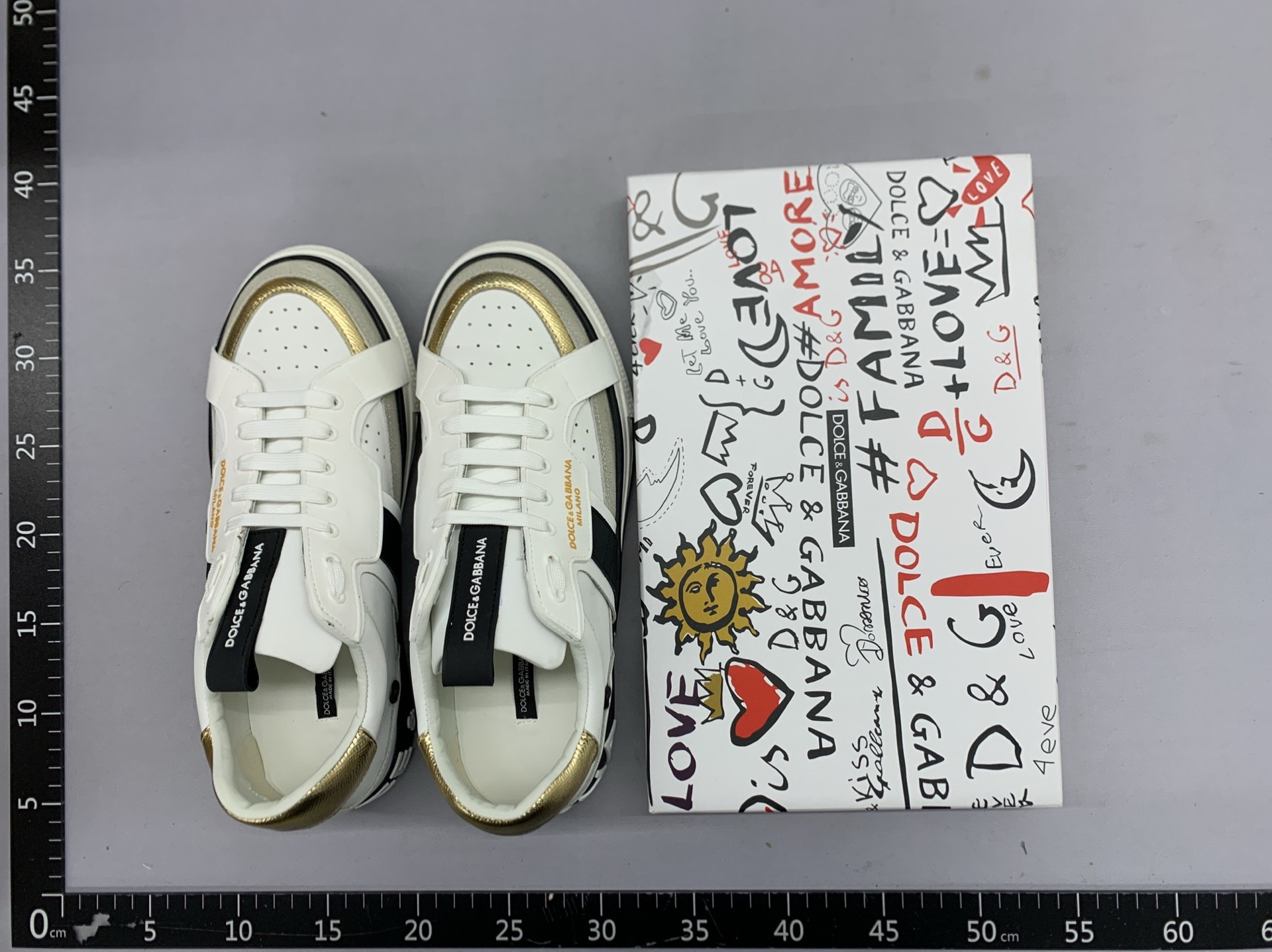 2025 trendy versatile graffiti hand-painted dg couple shoes women’s skate shoes genuine leather athletic casual white sneakers men’s 2
