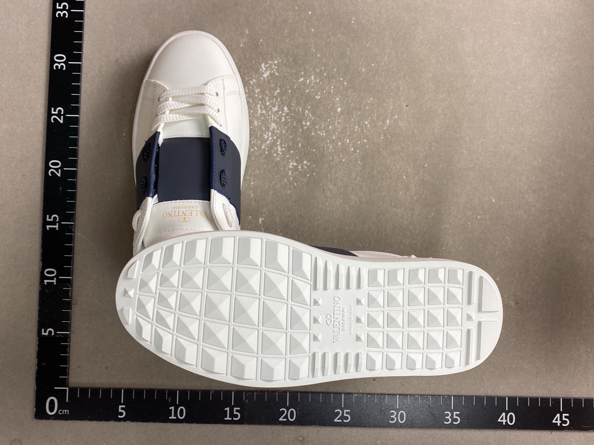 2024 new v-brand chunky sole studded white sneakers – unisex, versatile lace-up casual athletic shoes with color blocking 4