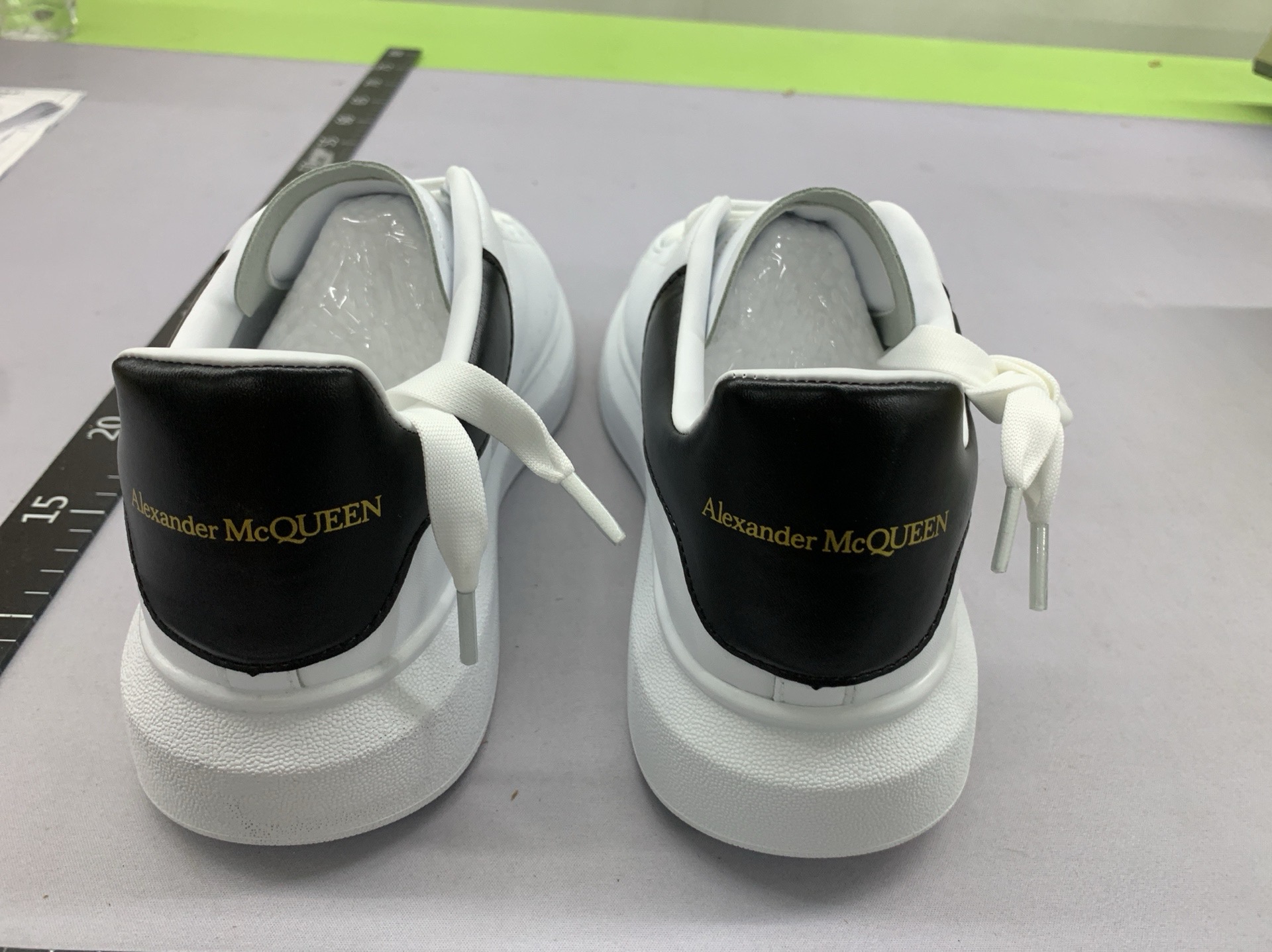 Uf m white shoes k 5