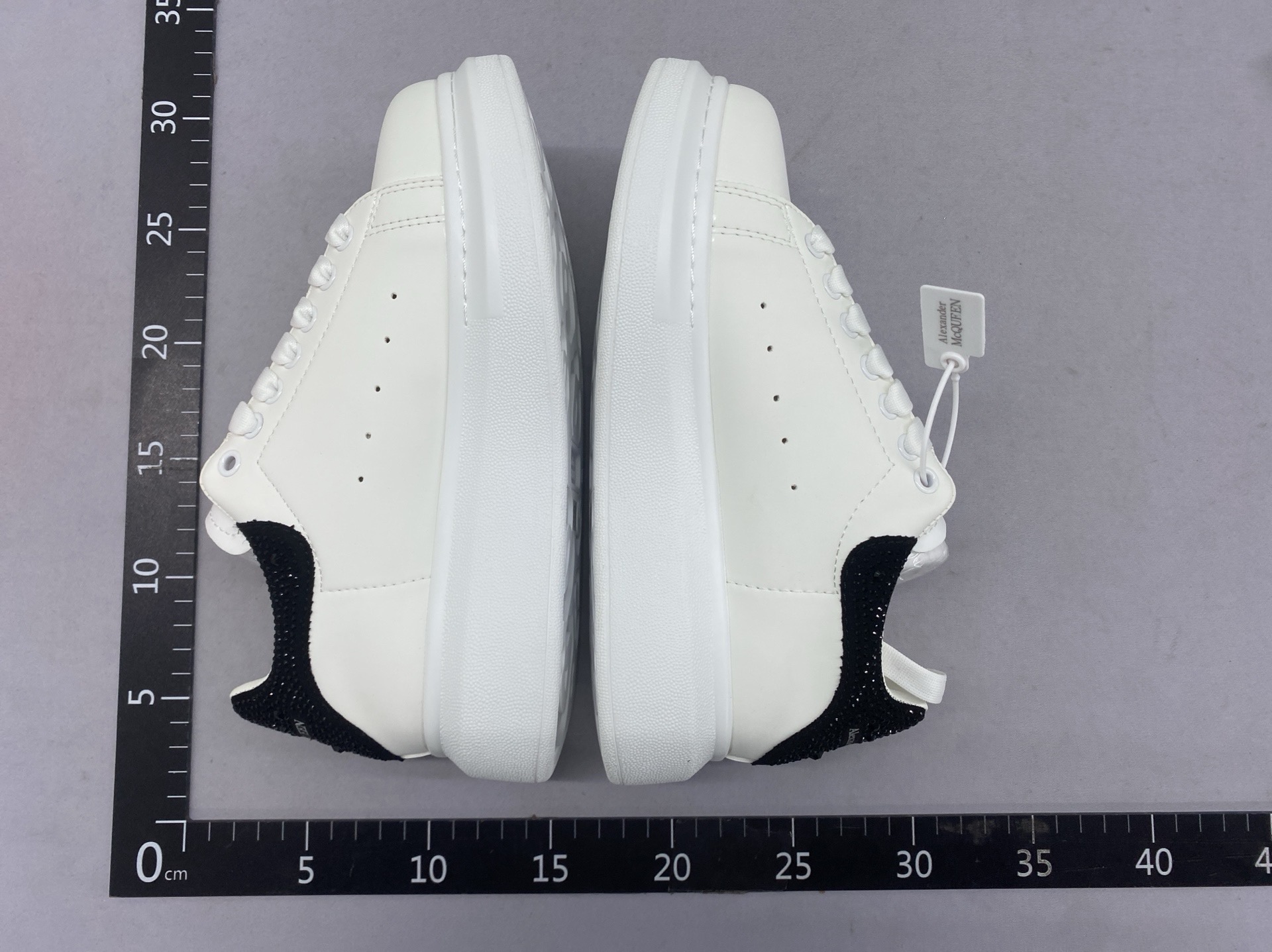 High-top mcqueen leather sneakers for men, height-increasing thick sole, versatile platform shoes for women, size 24 casual sports couple’s skate shoes 4