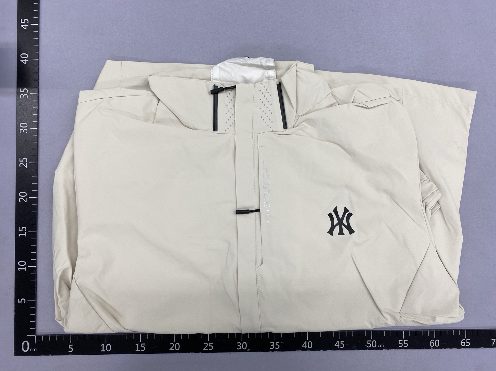 2025 new men’s and women’s outdoor hiking and travel 3-in-1 jacket: detachable, windproof, waterproof, and trendy 5