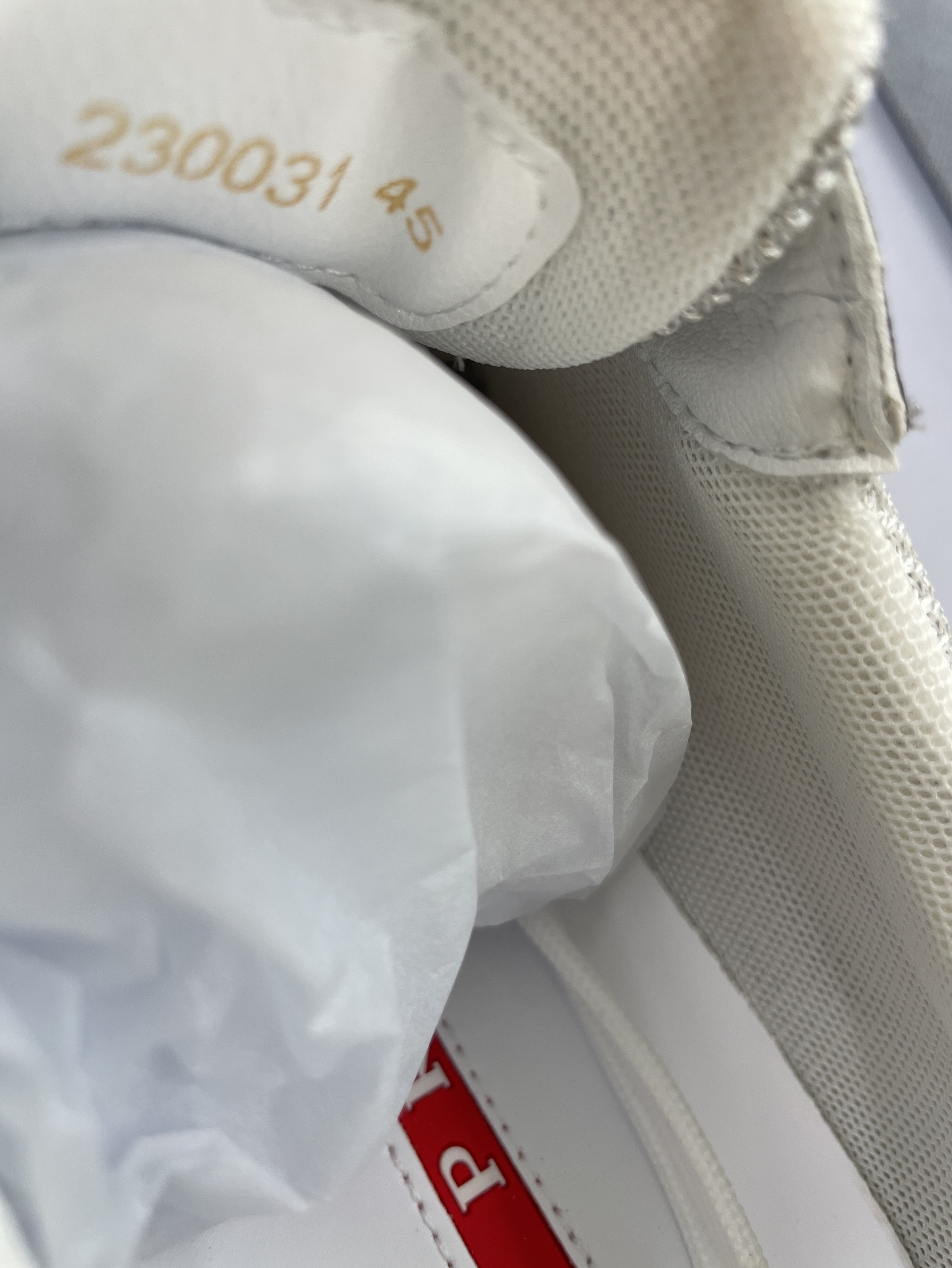 European station 2025 premium p brand couple’s fashion casual sneakers, low-top breathable white shoes, patent leather men’s shoes 2