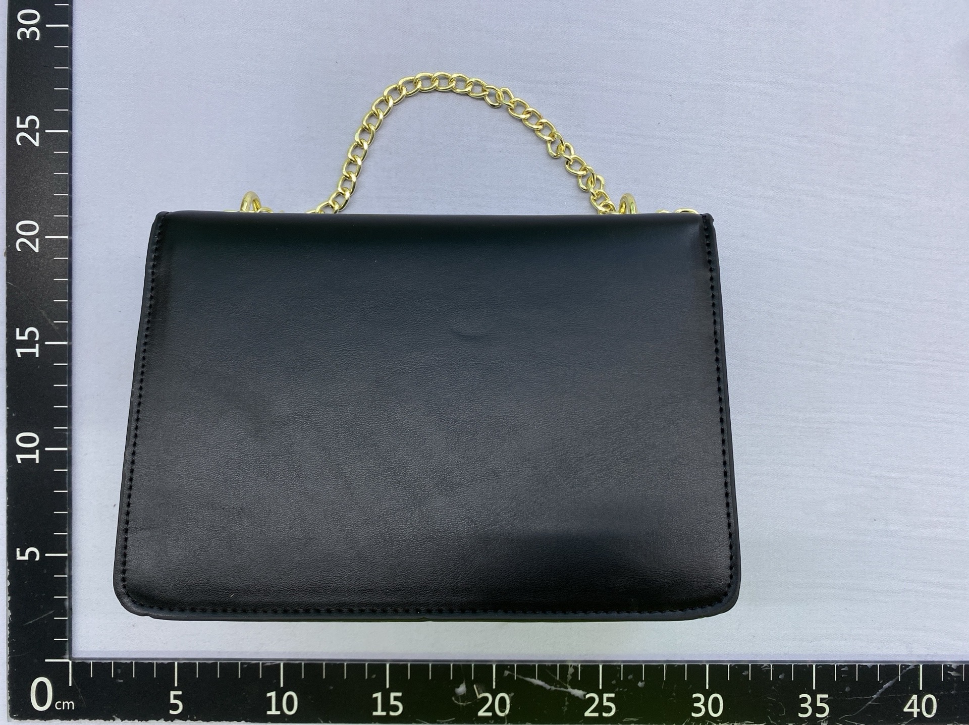 This year’s trendy bag: 2026 new arrival, high-end, subtly luxurious, lettered shoulder bag for women, black chain crossbody small square bag 3