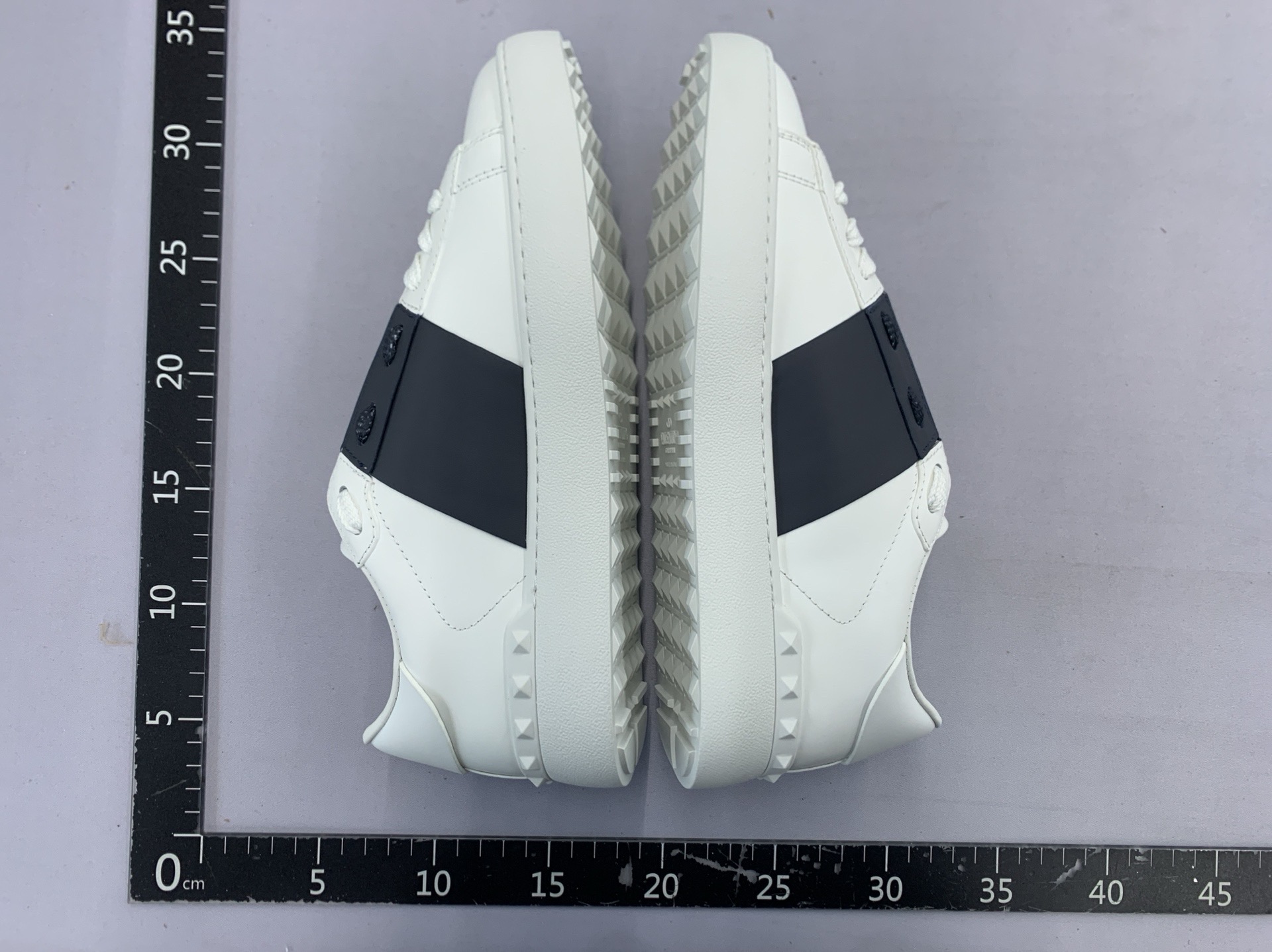 【abc33】classic white sneakers – 2024 all-season versatile fashion sneakers for couples, casual athletic trainers 4
