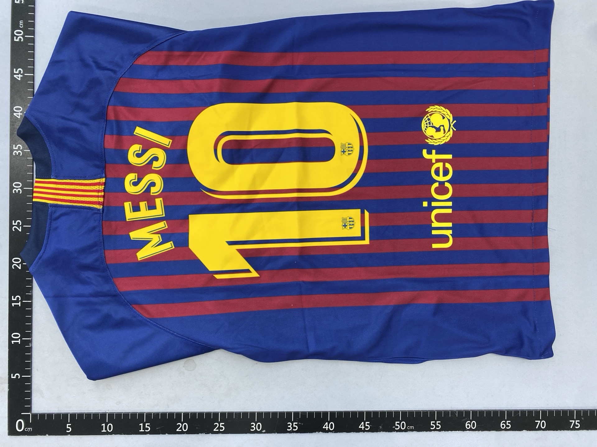Retro football jersey barcelona classic nostalgic replica – messi, ronaldinho, xavi, vila, neymar jerseys 3