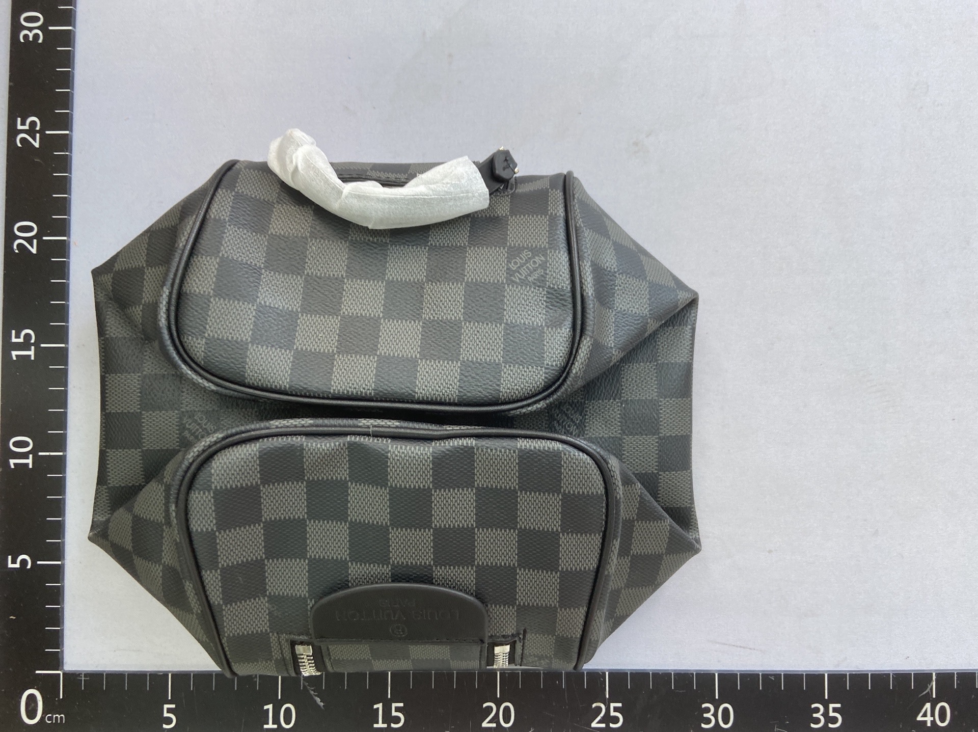 Women’s bags 2025 new collection: toiletry bags, cosmetic bags, crossbody bags, plaid leather bags, multifunctional shoulder bags, and trendy men’s crossbody bags 3