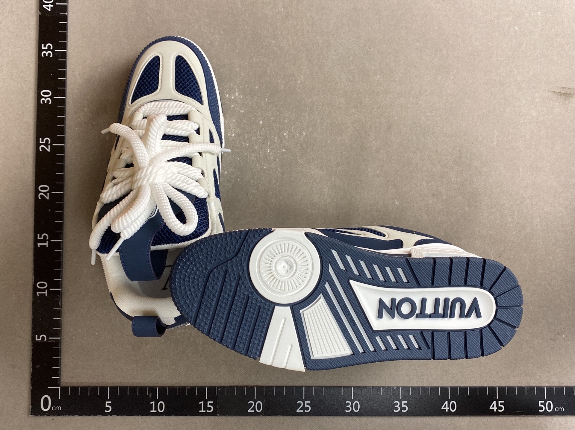 Bread shoes, little fat white shoes, guangzhou shoes, men’s and women’s height-increasing dad shoes, high l sneakers, cross-border shoes, european station 4
