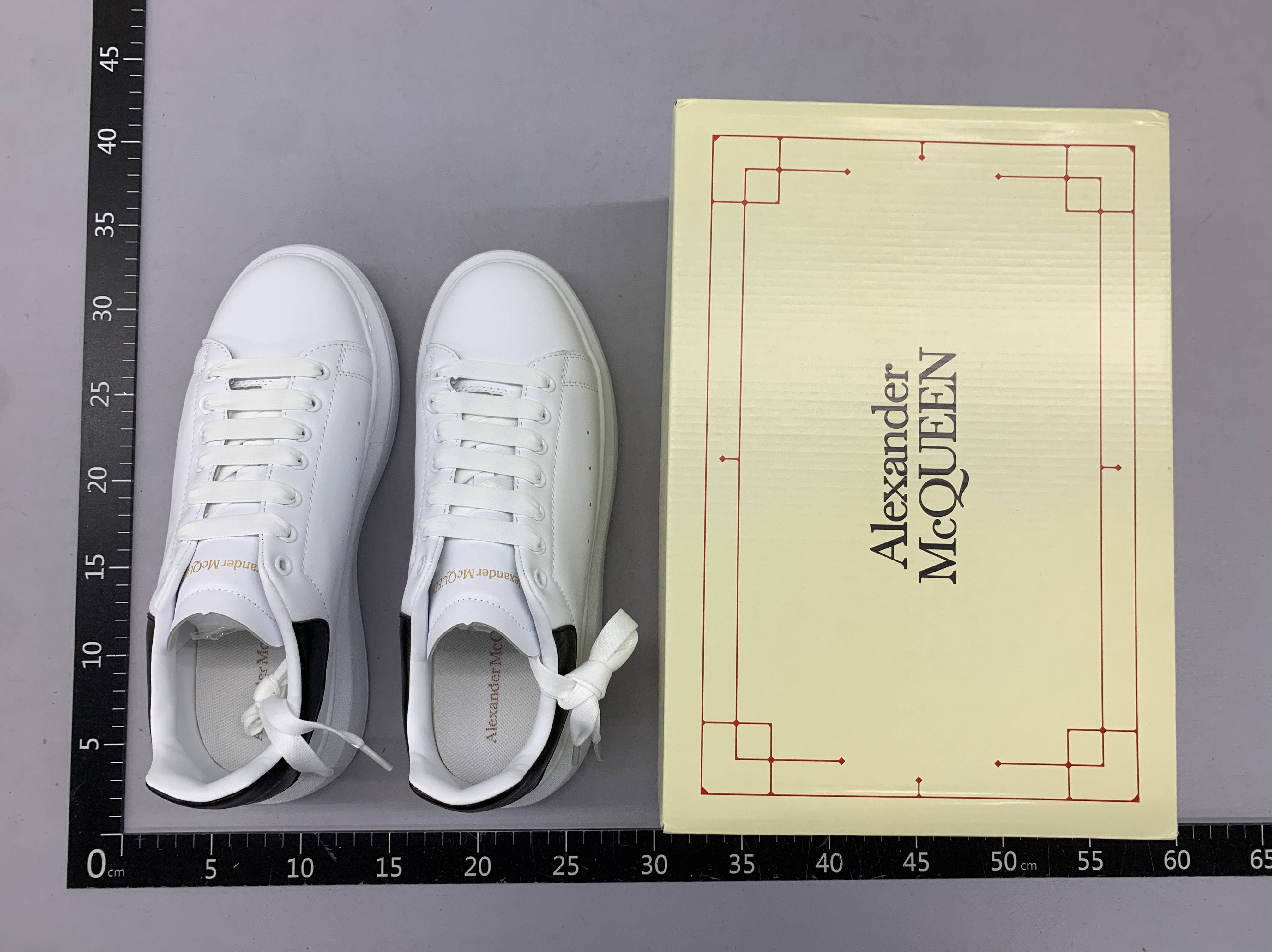 Uf m white shoes k 7