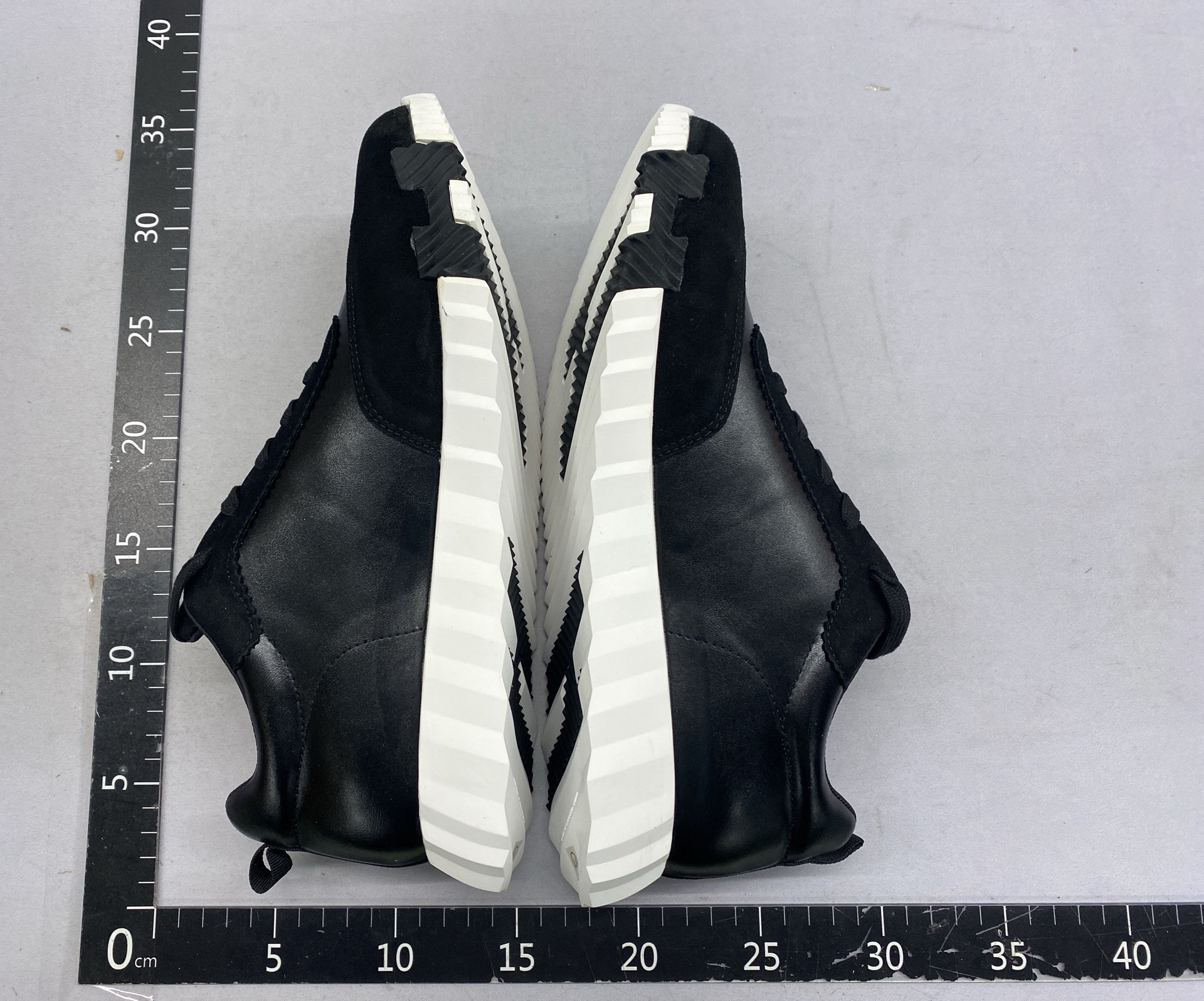 High-top new h-brand casual sneakers for women, spring 2026 collection, chunky sole, breathable genuine leather, couple’s panda white sneakers 4