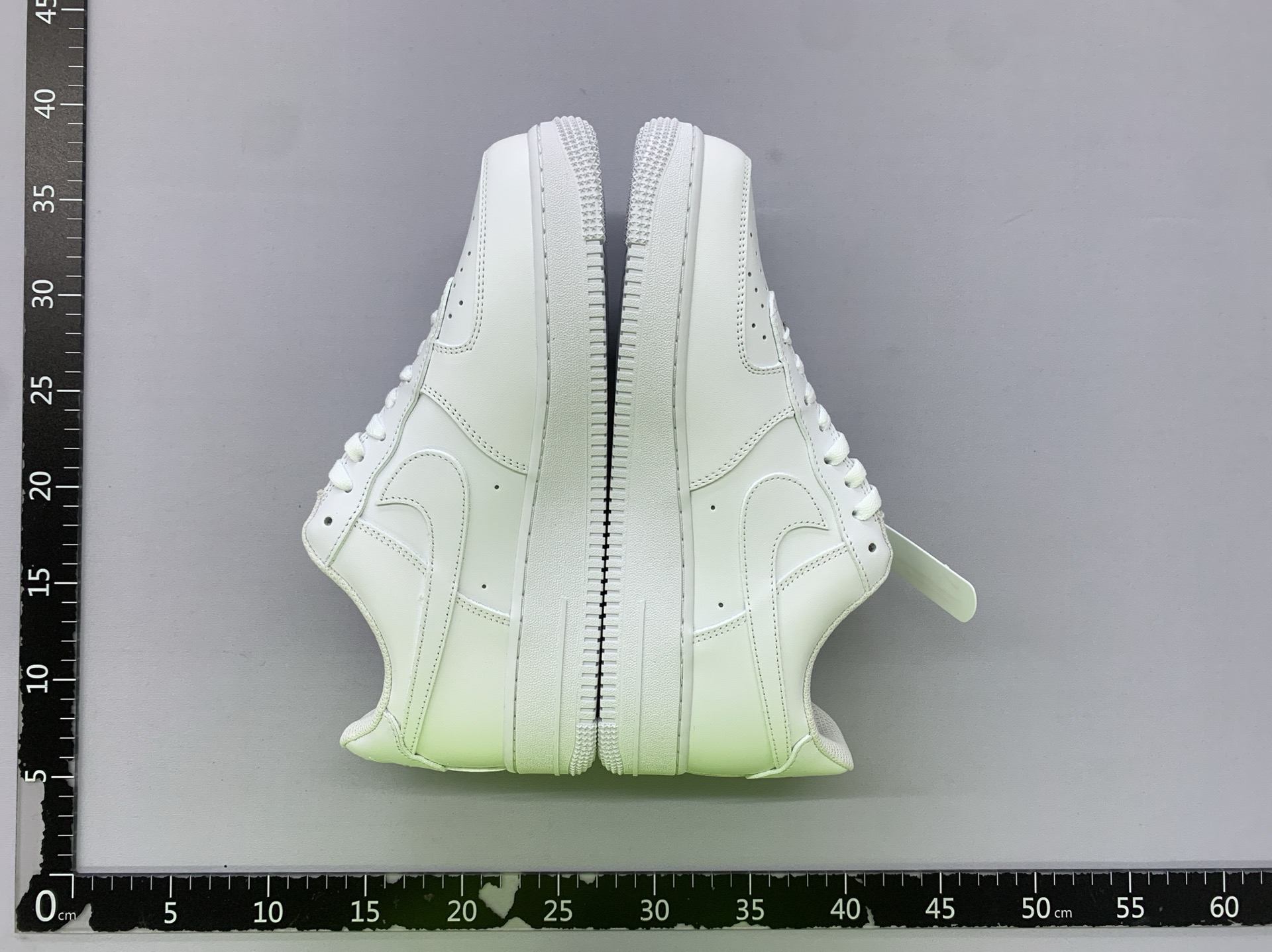 [benefits, new link, long-term supply, factory special price] pure original no. 1 af1 low-top white shoes, all white, thick-cut leather upper, insole adhesive, midsole president, brand new original box, factory cashed out 4