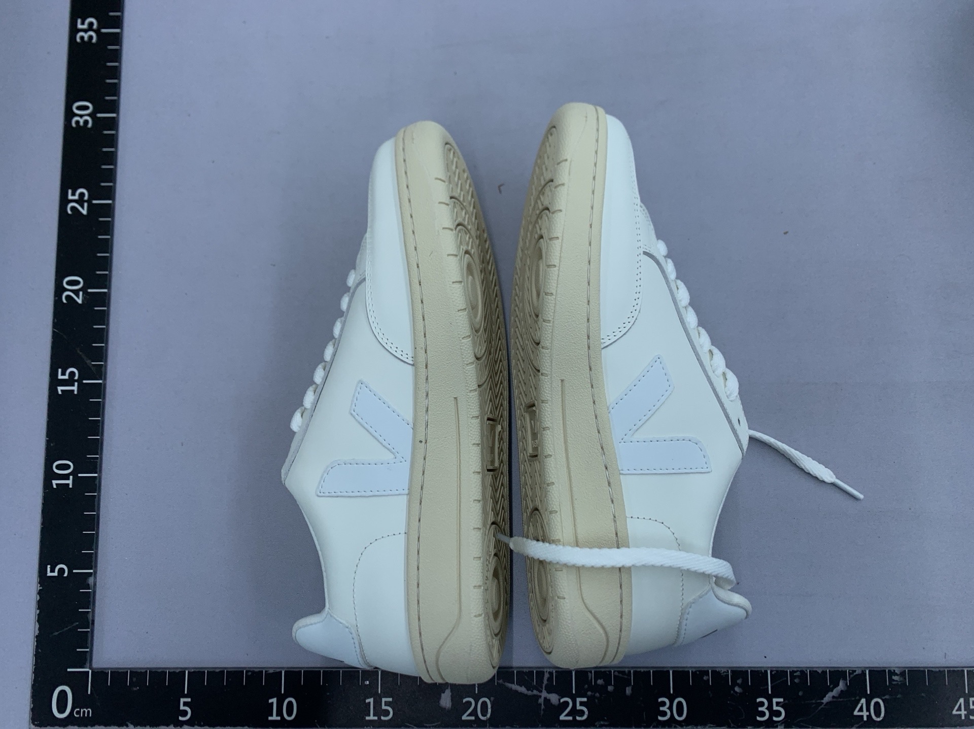 New arrival26 genuine leather white shoesv12 sneakers color matching men’s and women’s autumn and summer casualthick sole sneakers german training shoes 4