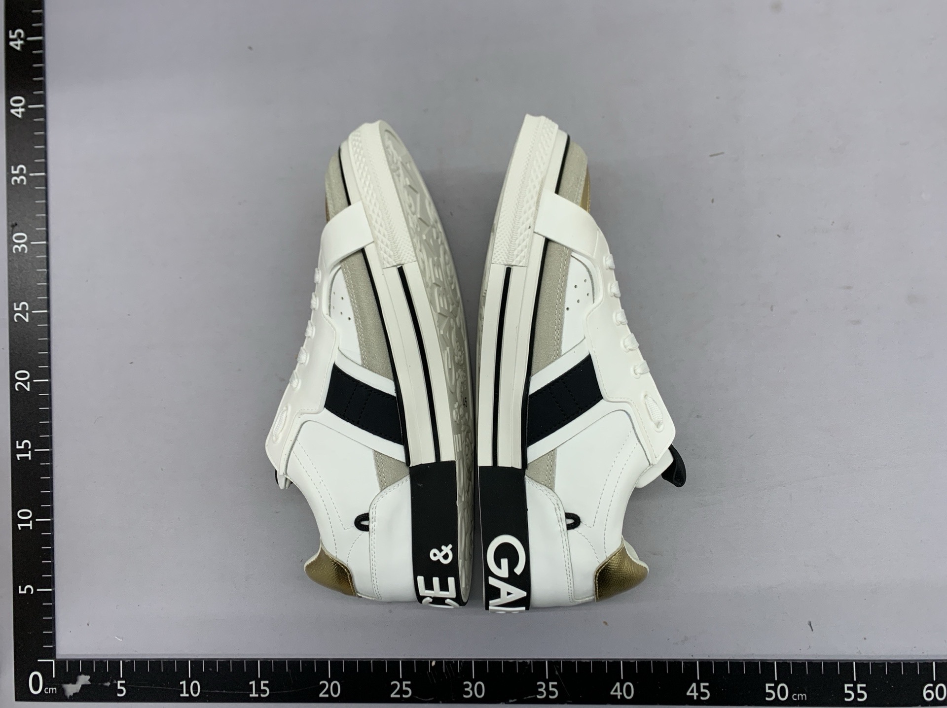 2025 trendy versatile graffiti hand-painted dg couple shoes women’s skate shoes genuine leather athletic casual white sneakers men’s 5