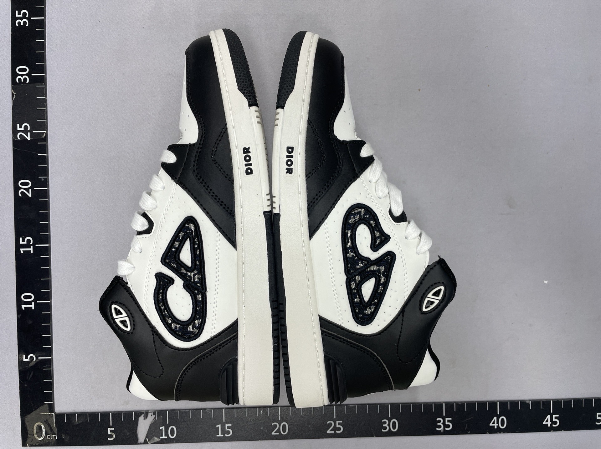 Export b57 letter cd sports casual shoes men’s and women’s couple elegant genuine leather sneakers tie back panda shoes 3