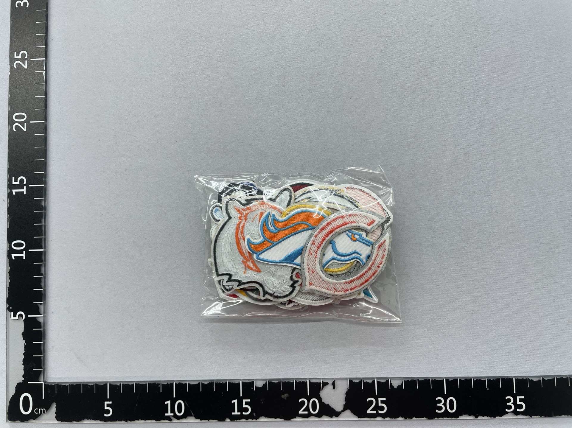 Yaxiu new arrival team logo clothes bag packaging decoration patch stickers curtain bed cover decoration stickers computer embroidered cloth stickers 2
