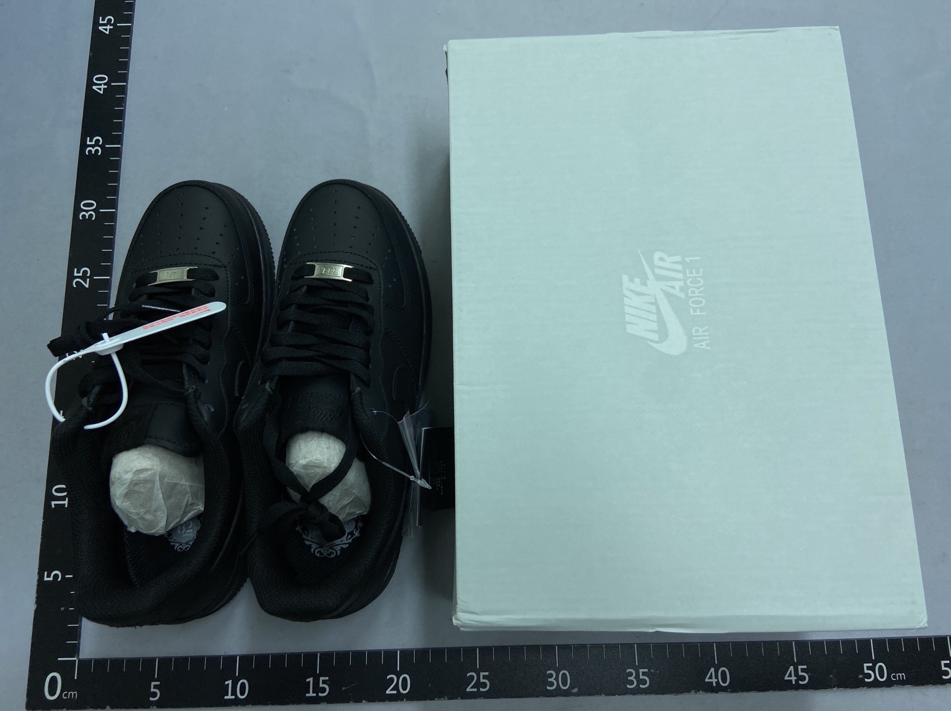 Un-1 classic sneakers and casual shoes for men and women (with original box og quality) 6