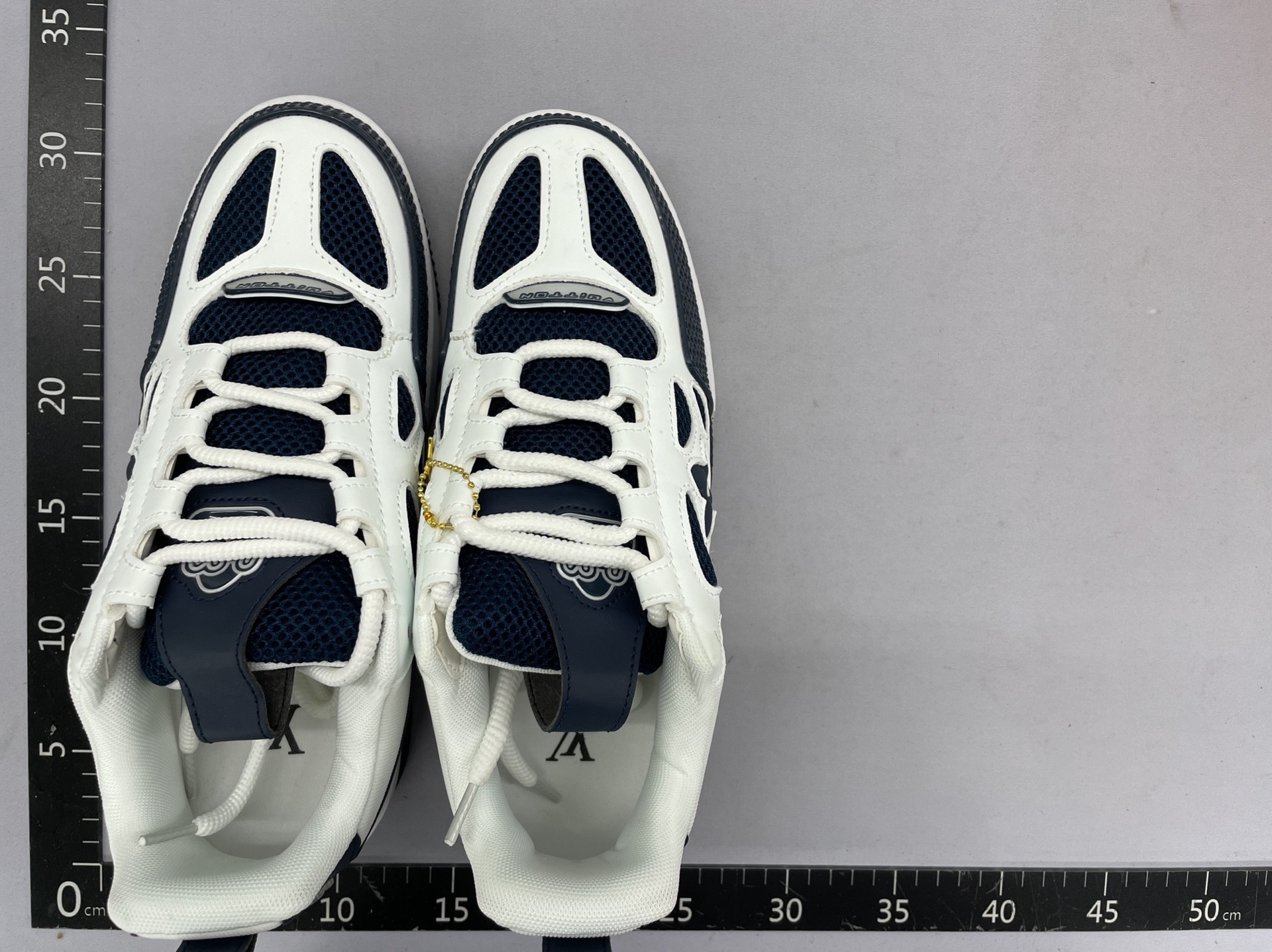 PC4 L series classic sneakers 6