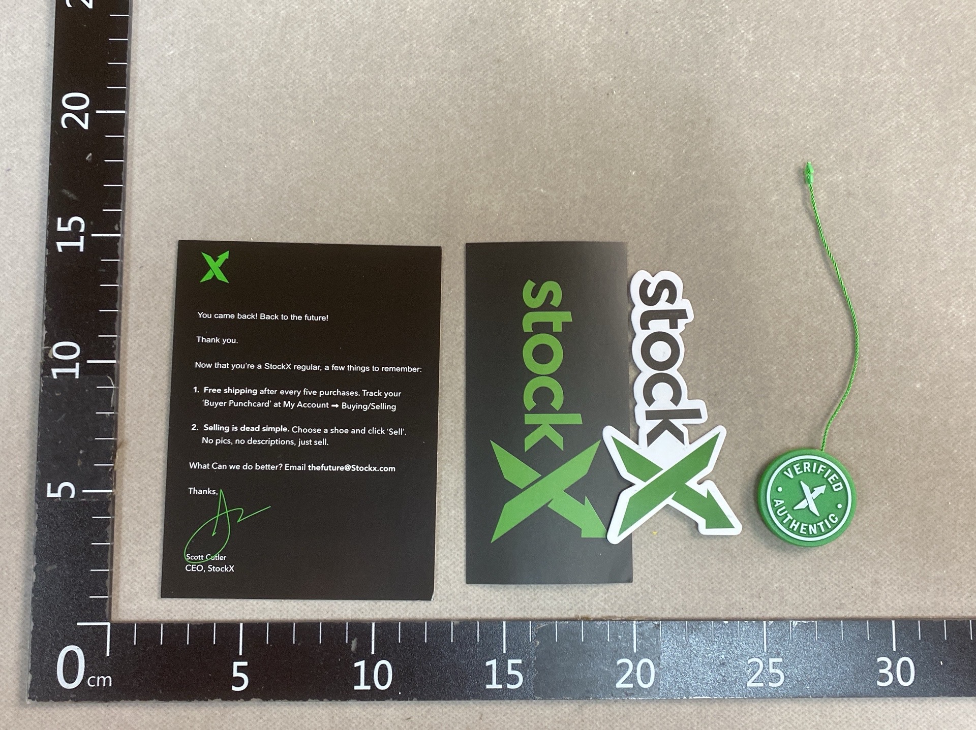Stockx green brand anti-theft buckle green fork anti-adjustment buckle sports shoes bag clothing tag anti-tamper buckle sticker 3