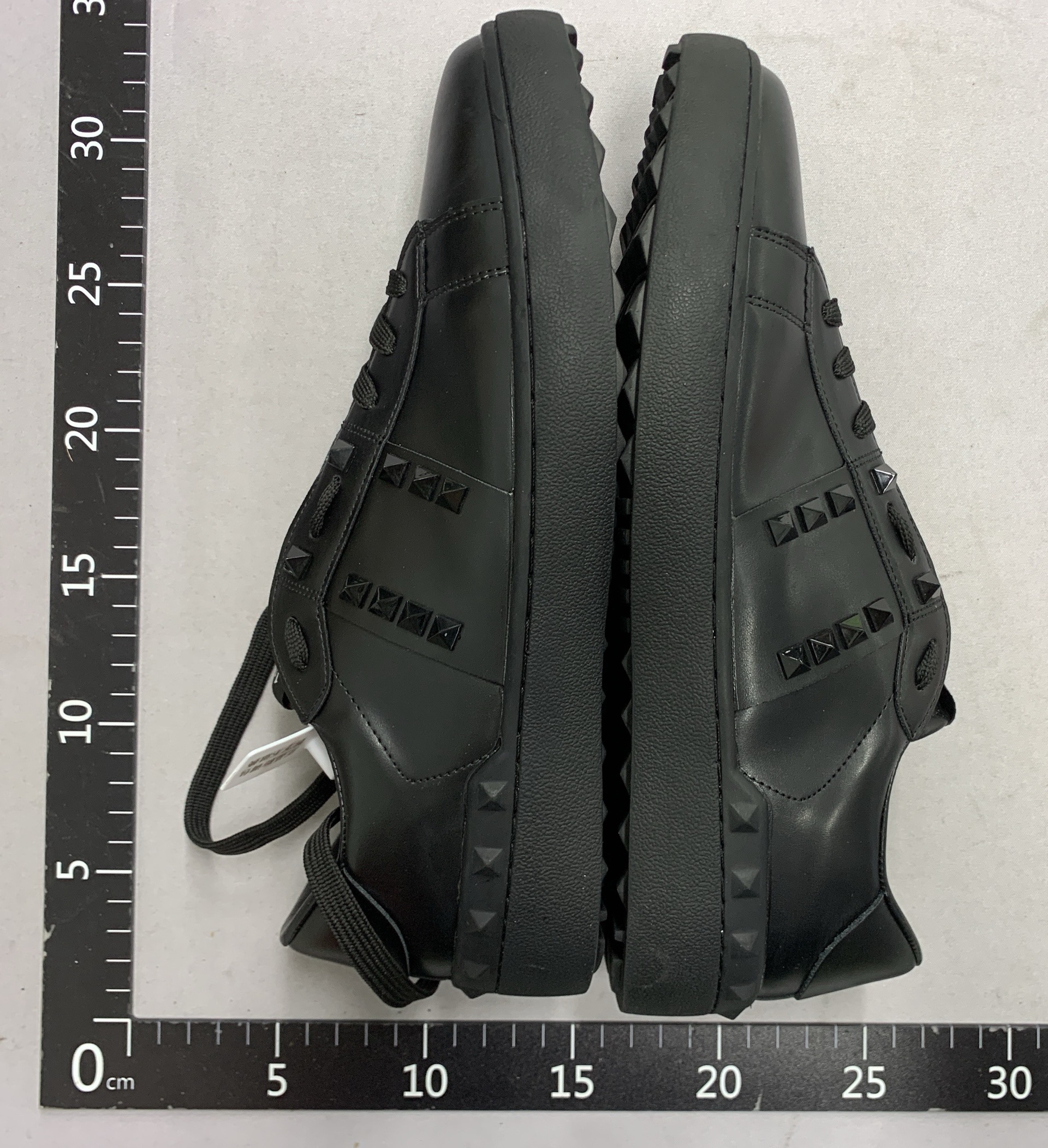 V’s new color block white sneakers: women’s round-toe low-top casual shoes in calfskin leather, fashionable and versatile skate shoes, trendy sneakers for men 4