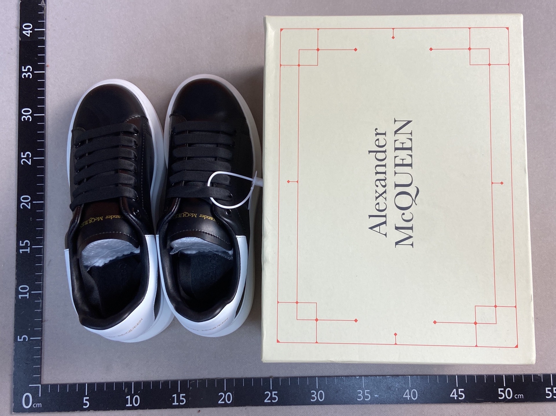 2026 spring new genuine leather platform sneakers women’s black-tongue versatile athletic skate shoes chunky sole mcqueen style 2
