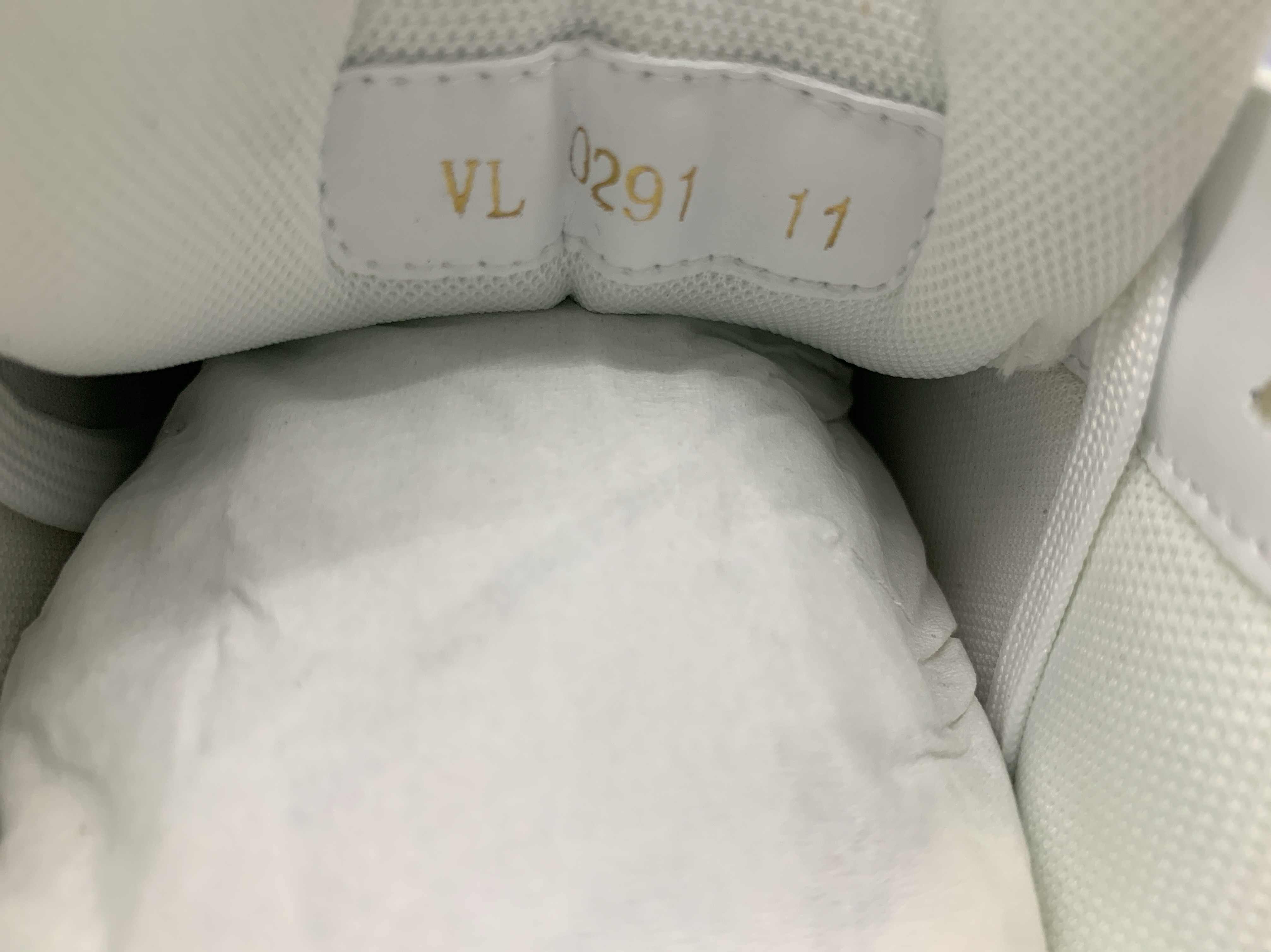Lvjia trainer dongguan pure original high-top thick-soled sports shoes cross-border running shoes white shoes basketball shoes 7
