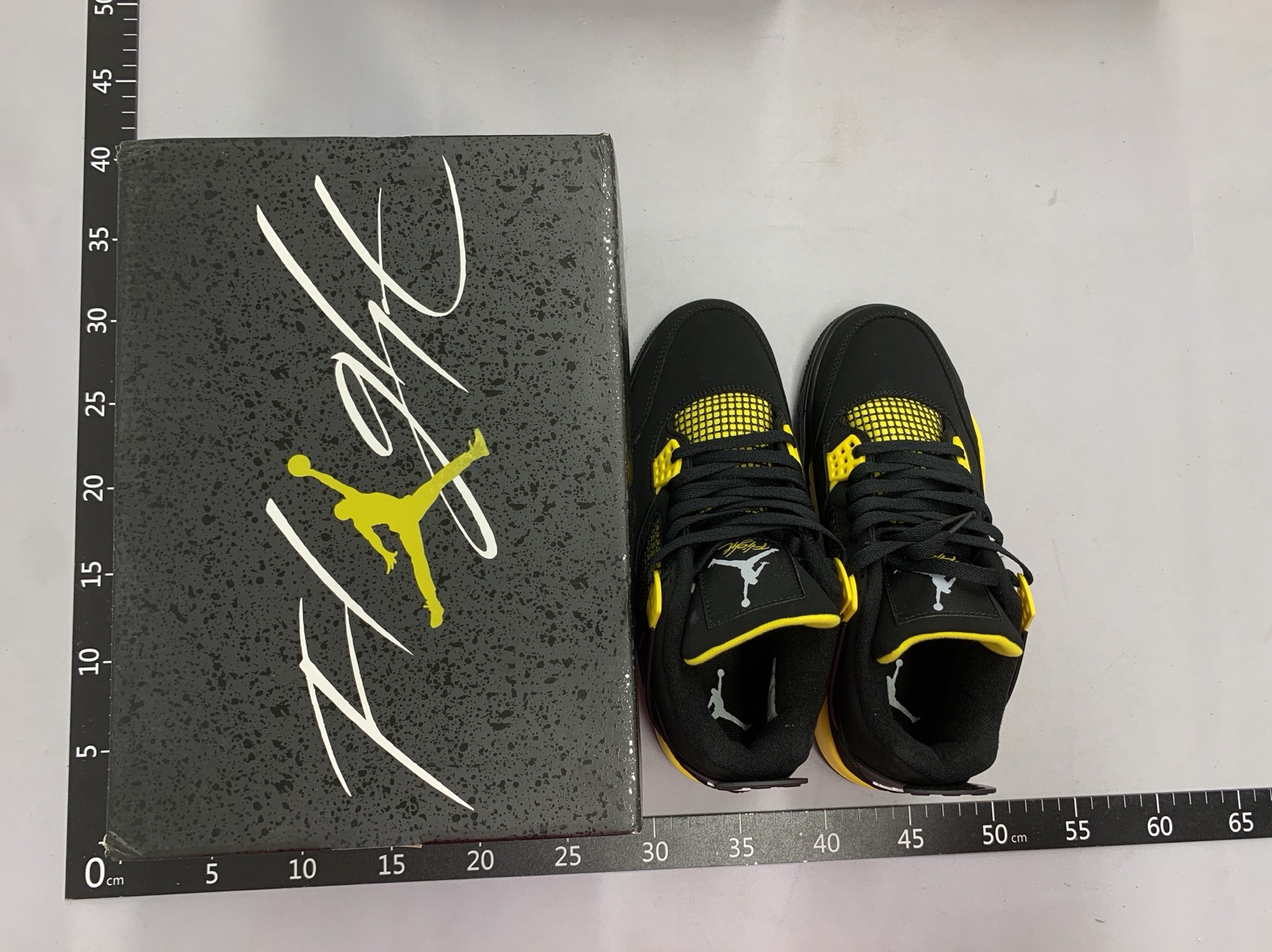 Putian export aj4 practical basketball shoes white green black yellow thunder and lightning classic mid-top sneakers men’s and women’s sports shoes 7