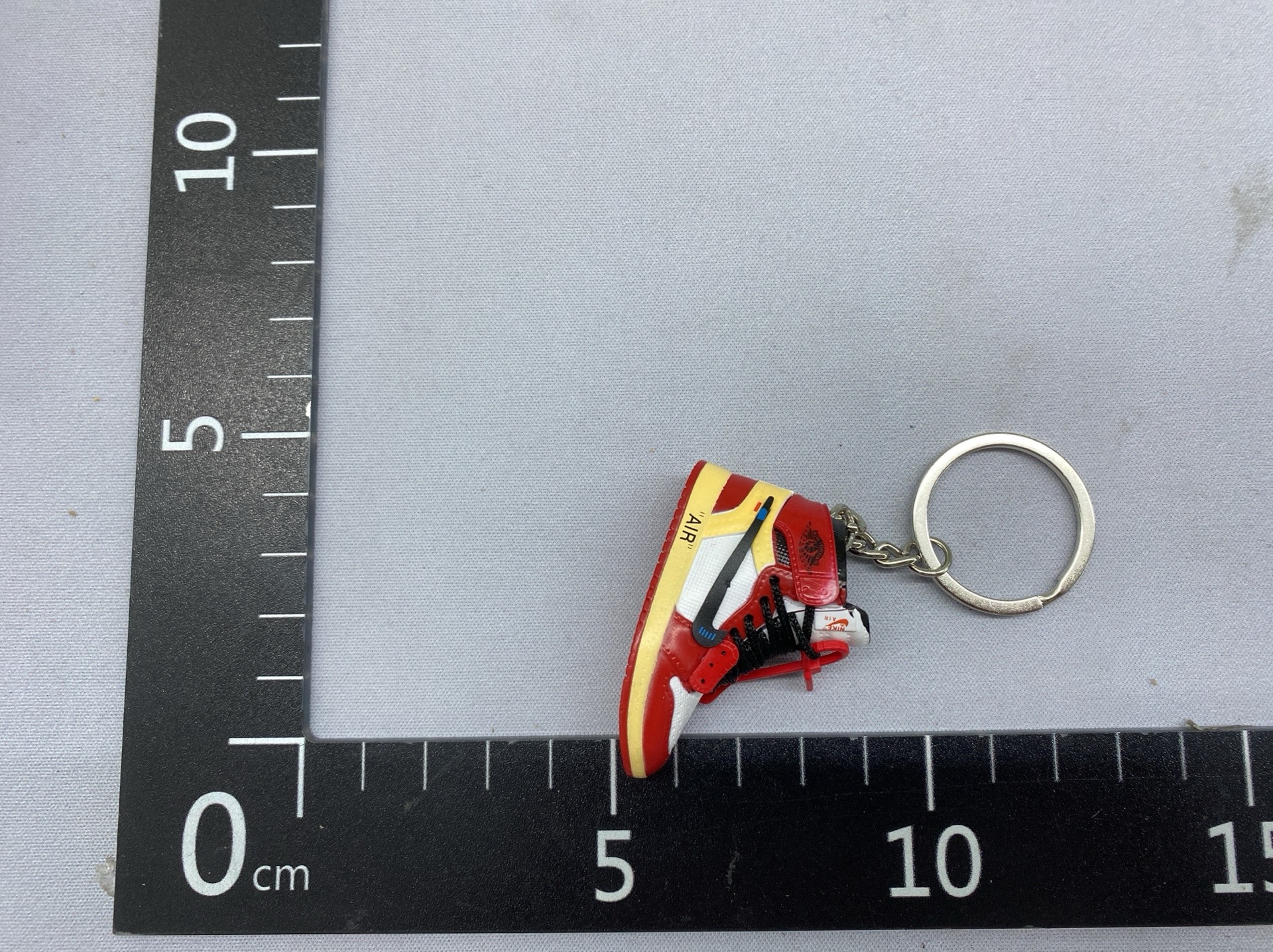 3d basketball shoe keychain – realistic shoe mold design – couple’s bag charm, car key accessory, and decorative ornament – wholesale 2