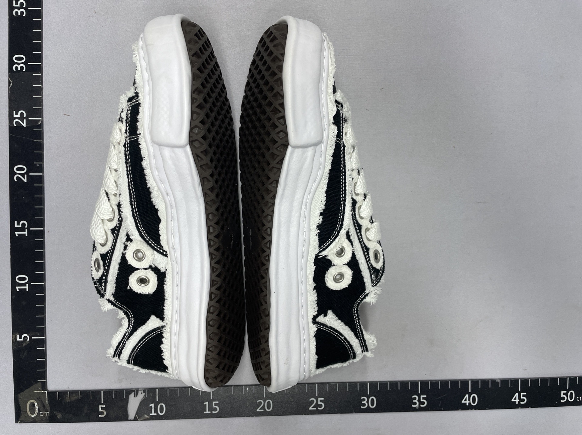 Hot8 classic japanese style black and white casual sneakers – ripped canvas shoes 4