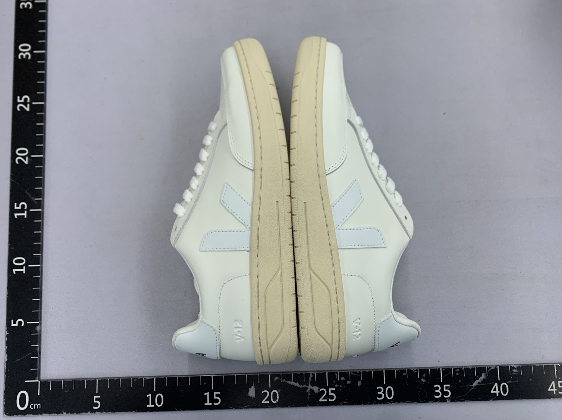 New arrival26 genuine leather white shoesv12 sneakers color matching men’s and women’s autumn and summer casualthick sole sneakers german training shoes 3