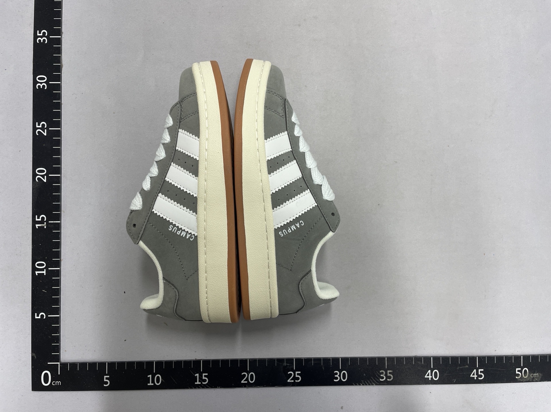 Pure original clover samba og samba training retrowhite shoesgazelle men’s and women’s casual sneakers 4