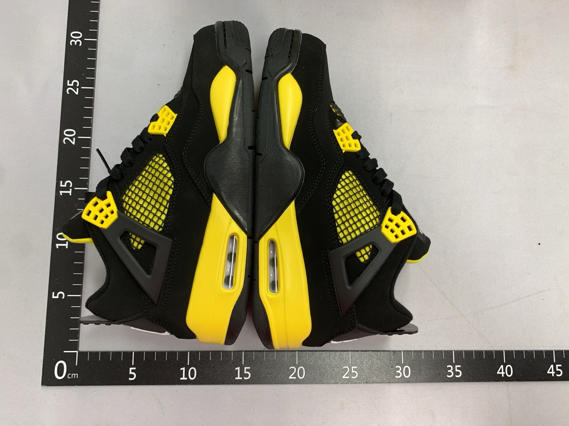 Putian export aj4 practical basketball shoes white green black yellow thunder and lightning classic mid-top sneakers men’s and women’s sports shoes 3