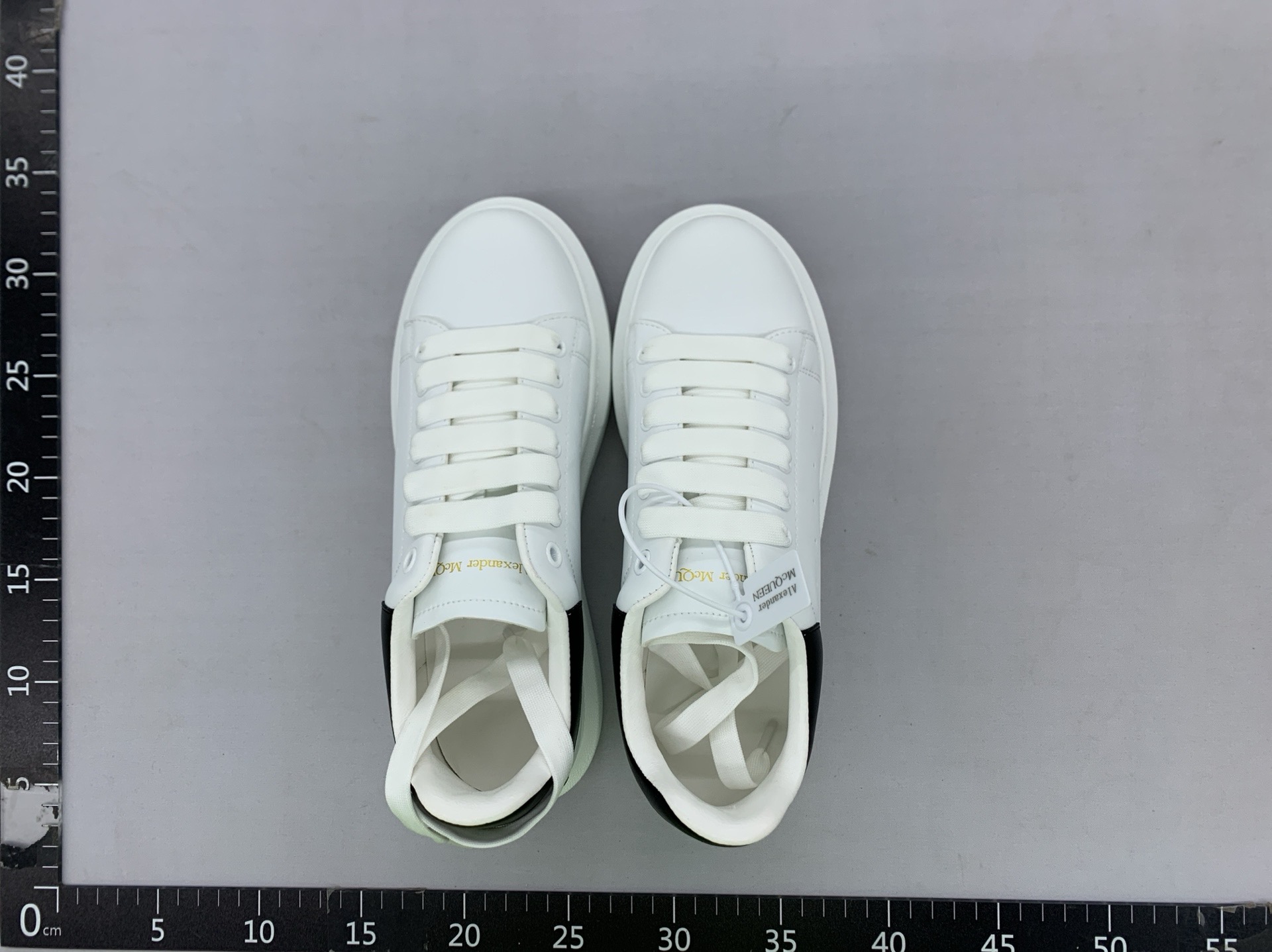L20 high quality white shoes whatsapp+86 151 5039 9023 3