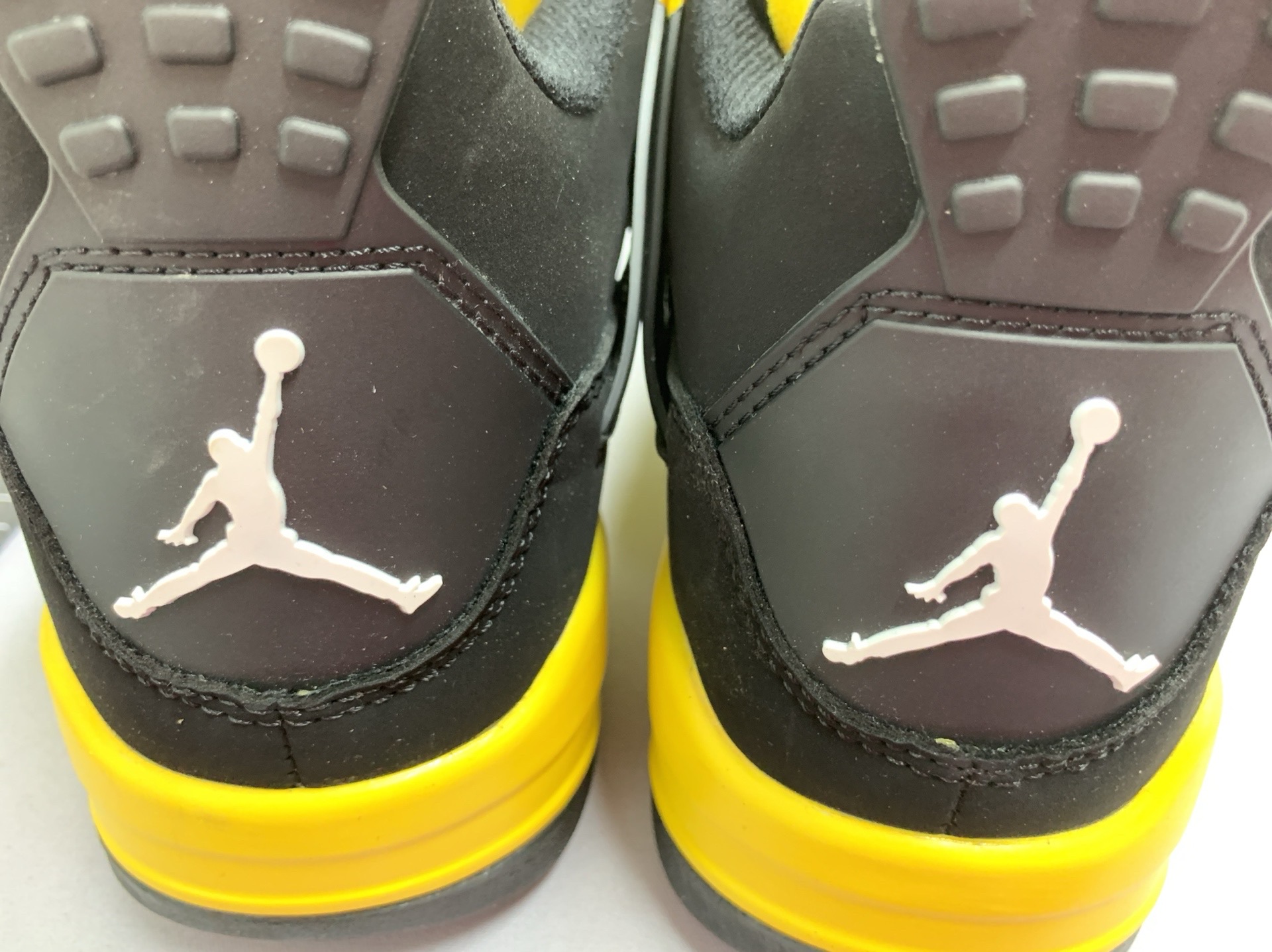 Putian export aj4 practical basketball shoes white green black yellow thunder and lightning classic mid-top sneakers men’s and women’s sports shoes 5