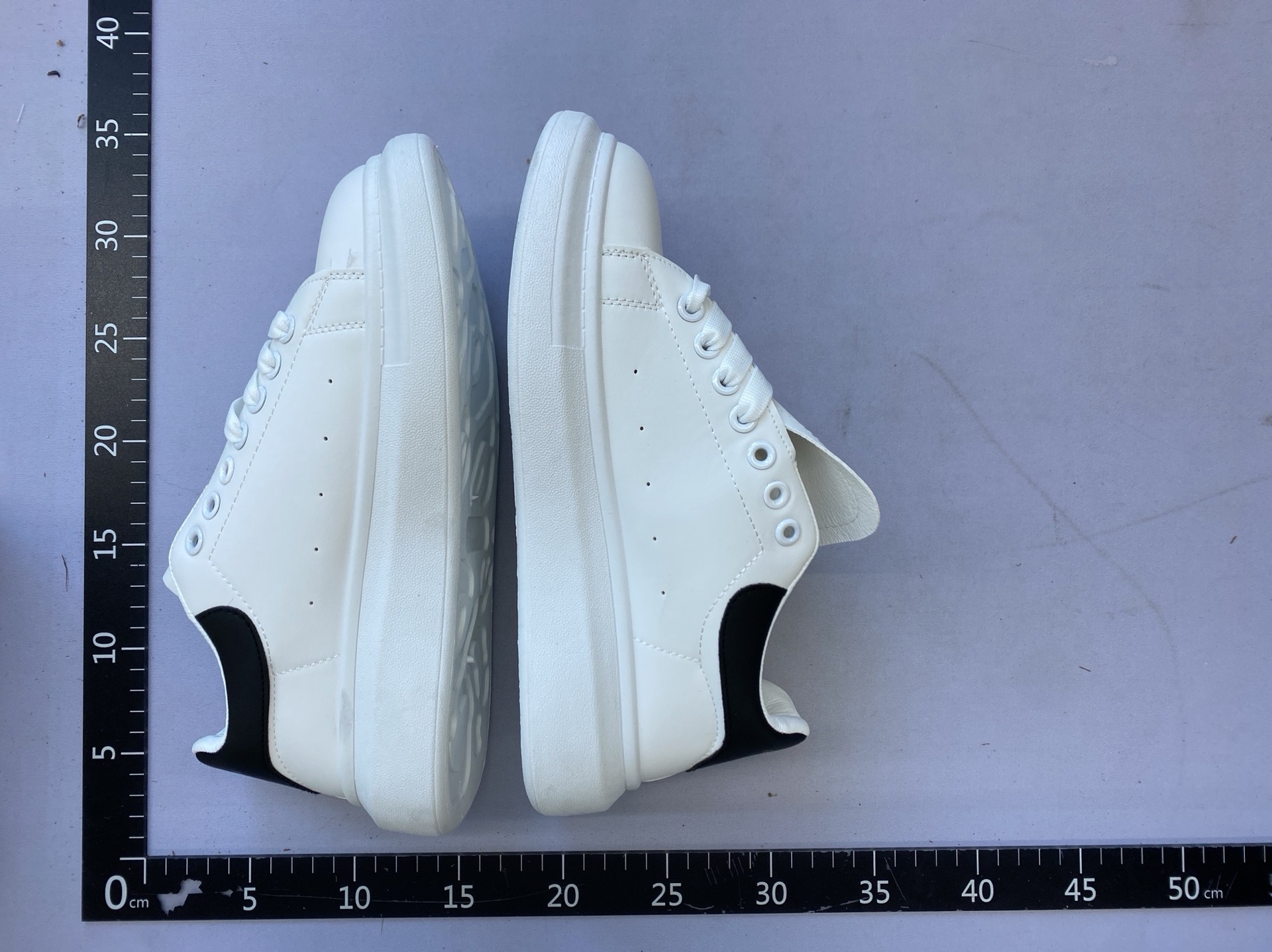 Mcqueen style sneakers for men, height-increasing, lightweight, k-style couple style casualwhite shoes, flat heel 5