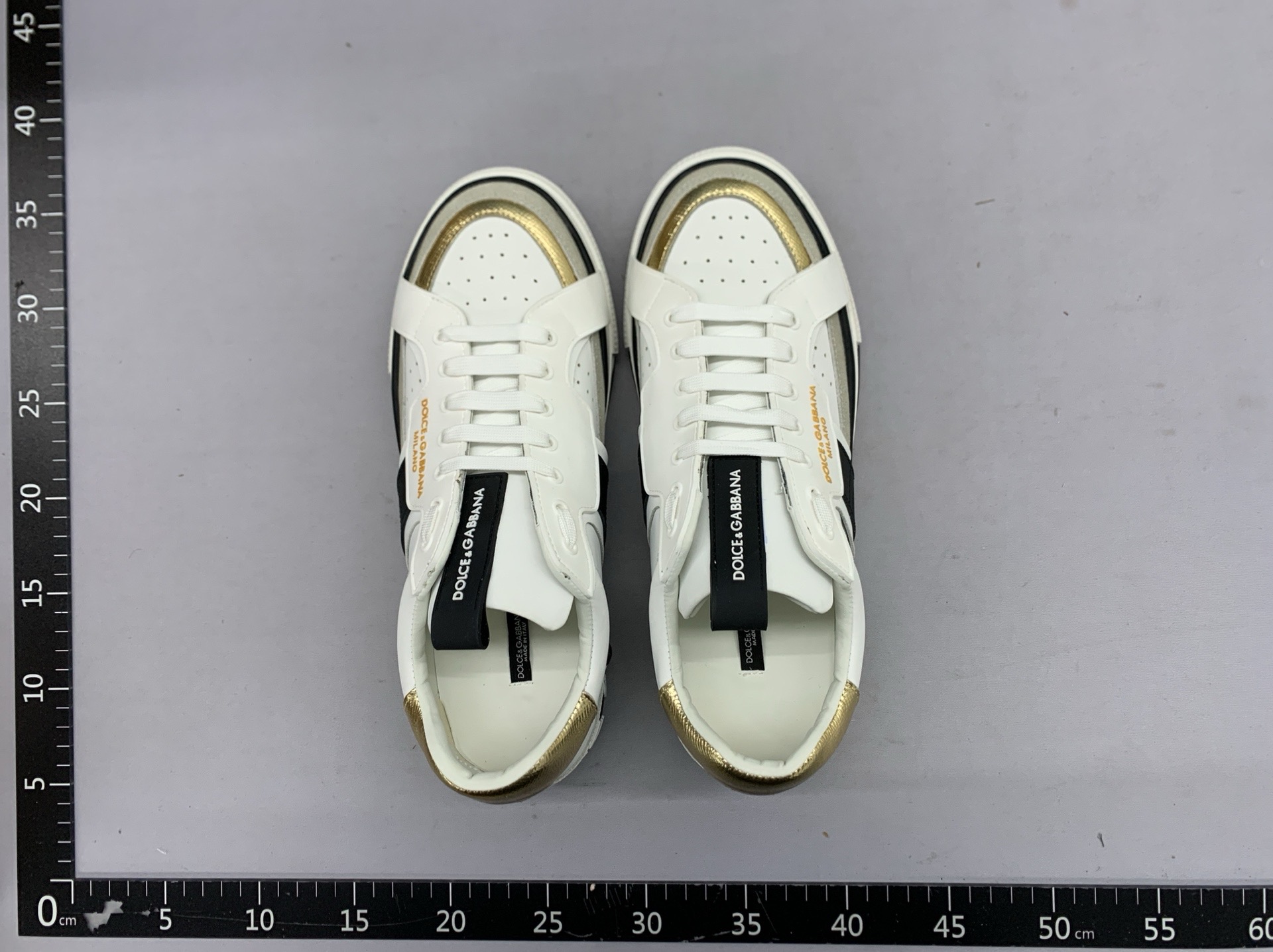 2025 trendy versatile graffiti hand-painted dg couple shoes women’s skate shoes genuine leather athletic casual white sneakers men’s 3