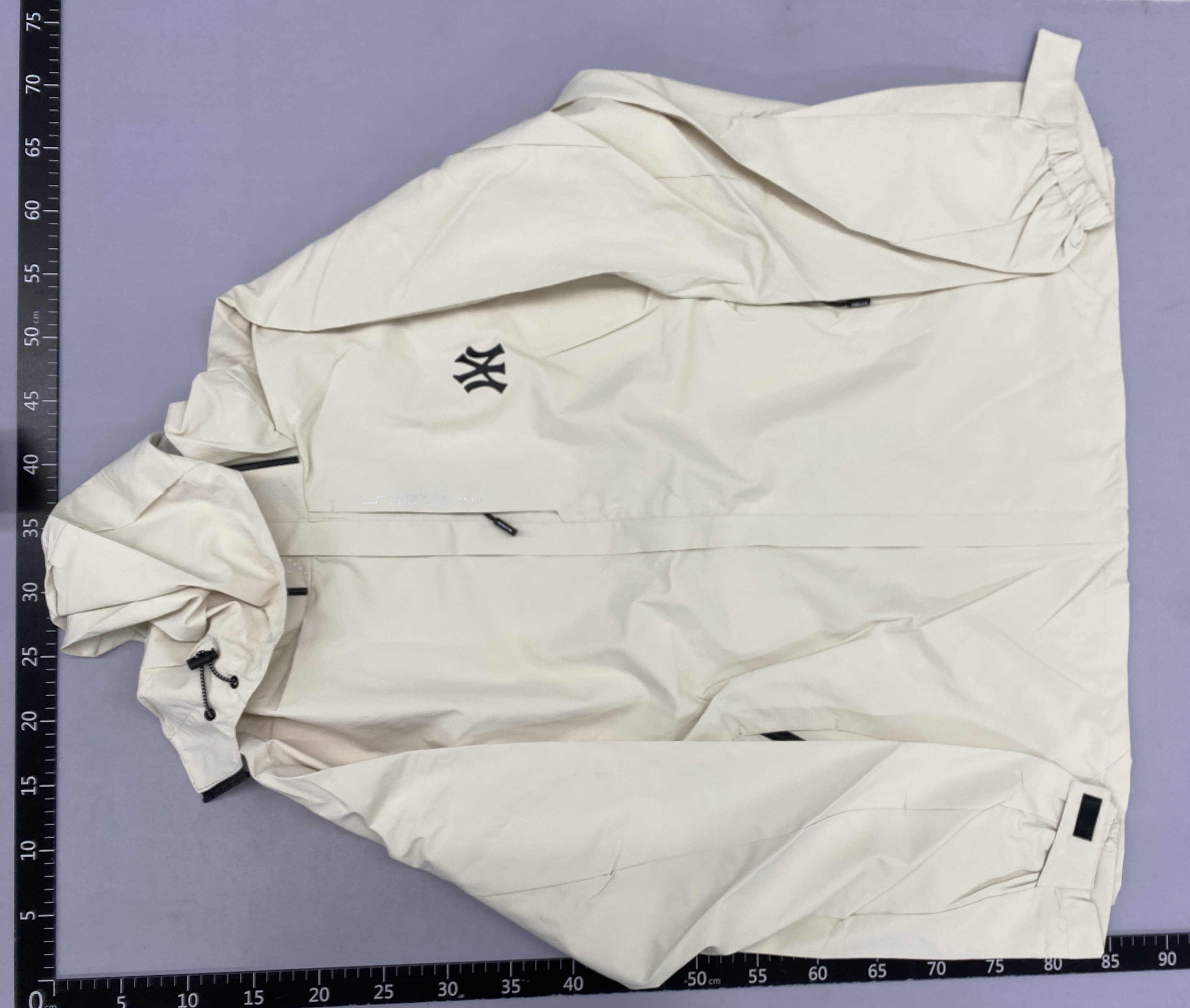 2025 new men’s and women’s outdoor hiking and travel 3-in-1 jacket: detachable, windproof, waterproof, and trendy 4