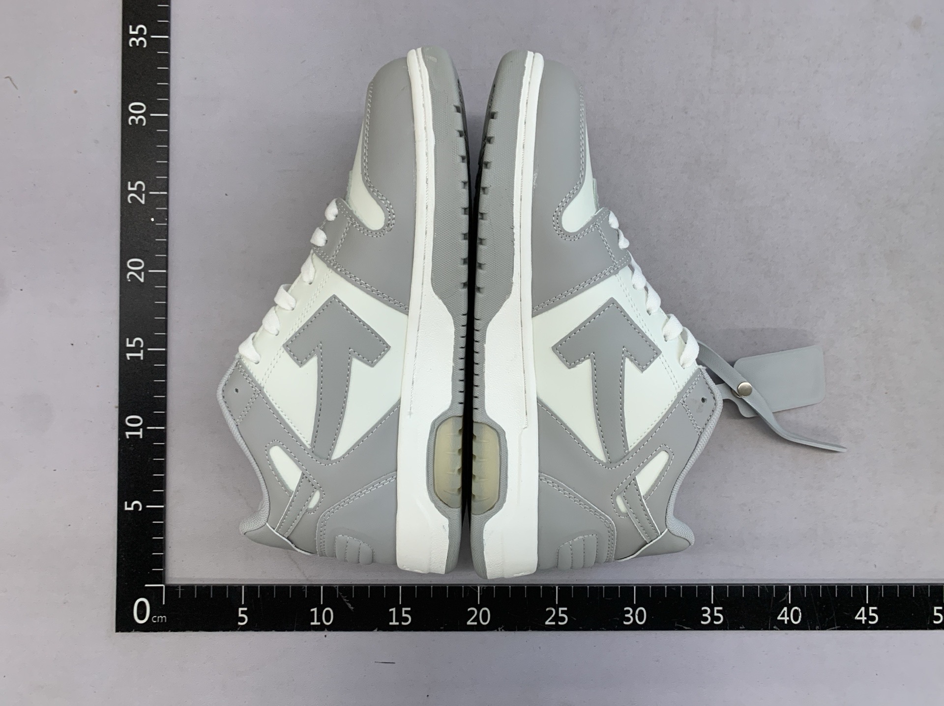 Off x white arrow collaboration: streetwear casual sneakers for couples – men’s and women’s skate shoes, cushioned comfort, retro white & black 3