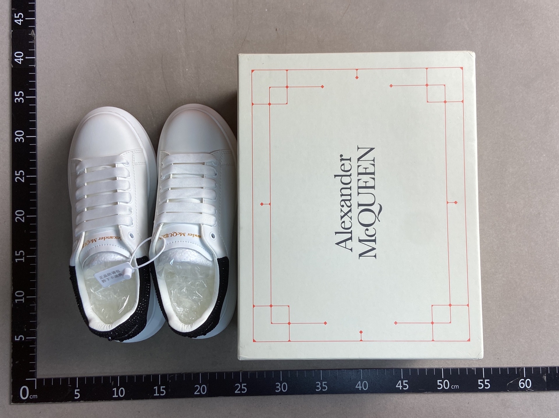 Mcqueen white shoes women’s tail inlaid with diamonds 2025 new style genuine leather thick soleplatform shoes sports casual shoes 2