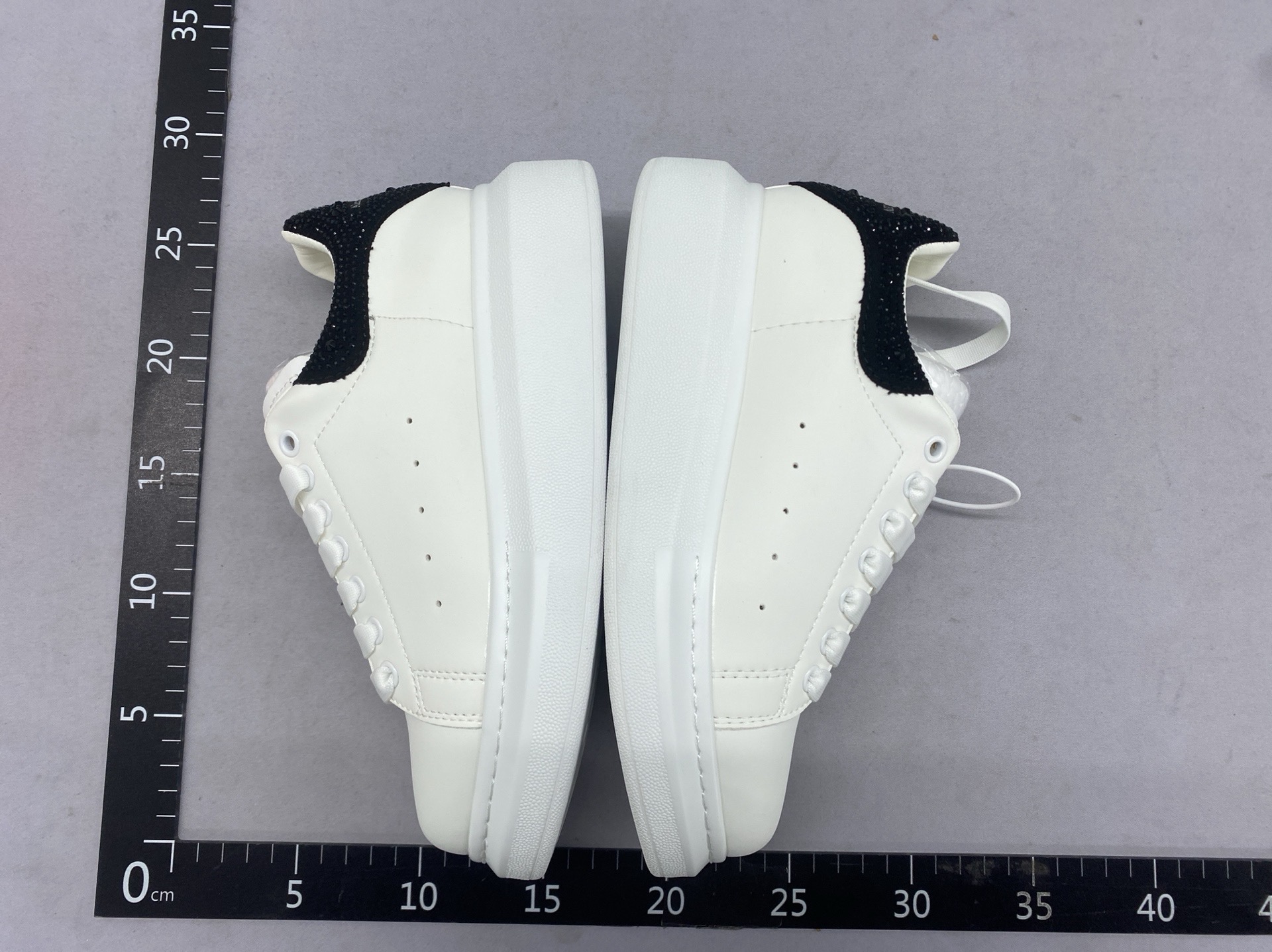 High-top mcqueen leather sneakers for men, height-increasing thick sole, versatile platform shoes for women, size 24 casual sports couple’s skate shoes 3